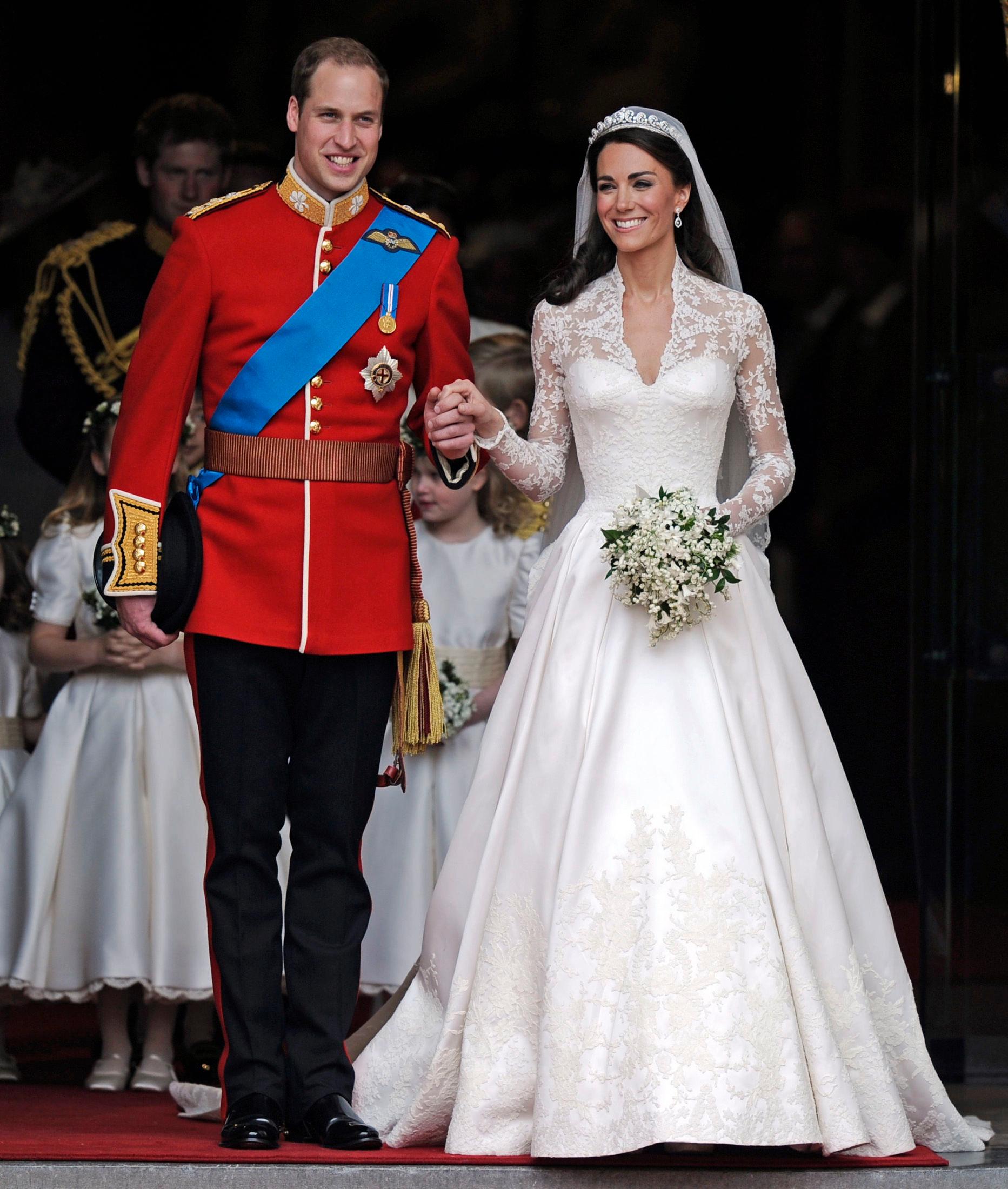 TRENDSETTER: Kates brudekjole særget for at blonder og lange ermer ble i vinden igjen. Foto: Martin Meissner/AP