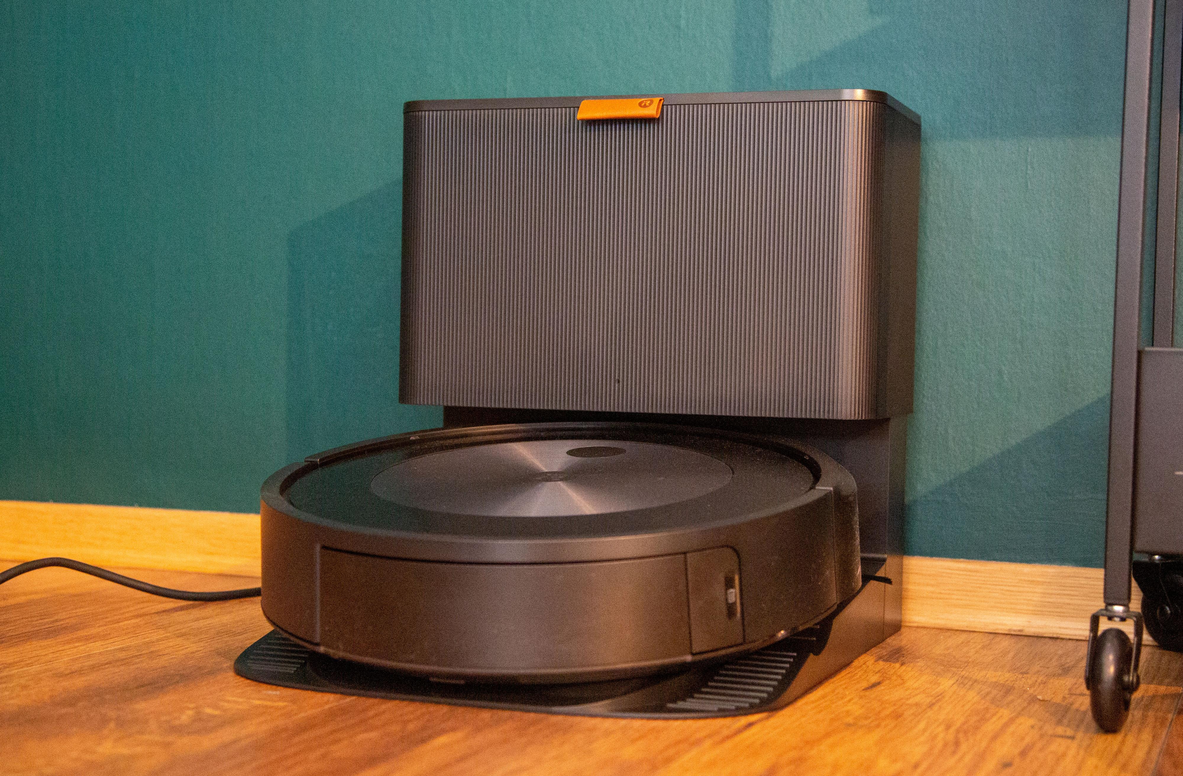 iRobot, hovedsaklig kjent for sine Roomba-støvsugere, blir en del av Amazons portefølje fremover, gitt at oppkjøpsavtalen blir godkjent. Her modellen J7+. 