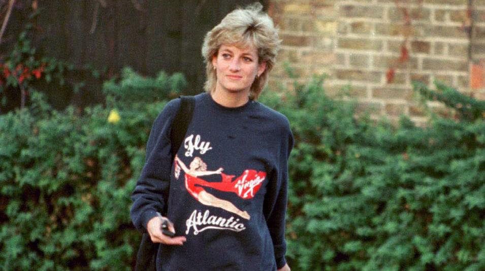 IKONISK GENSER: Prinsesse Diana brukte alltid den sammen genseren på vei hjem fra trening slik at paparazzifotografene ikke skulle få noen nye blinkskudd. Foto: WireImage