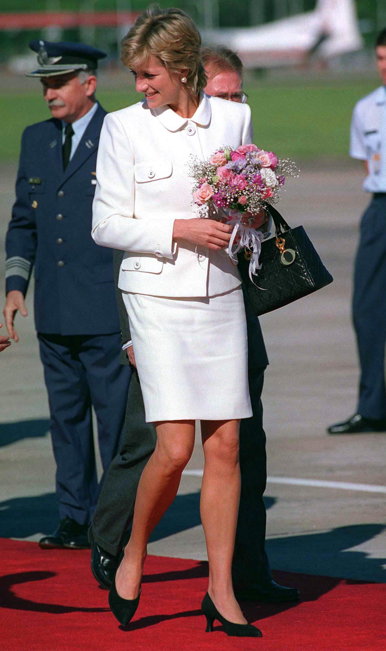 IKONISK: Den lekre vesken fra Dior fikk navnet «Lady Dior» etter at prinsesse Diana falt pladask for den.