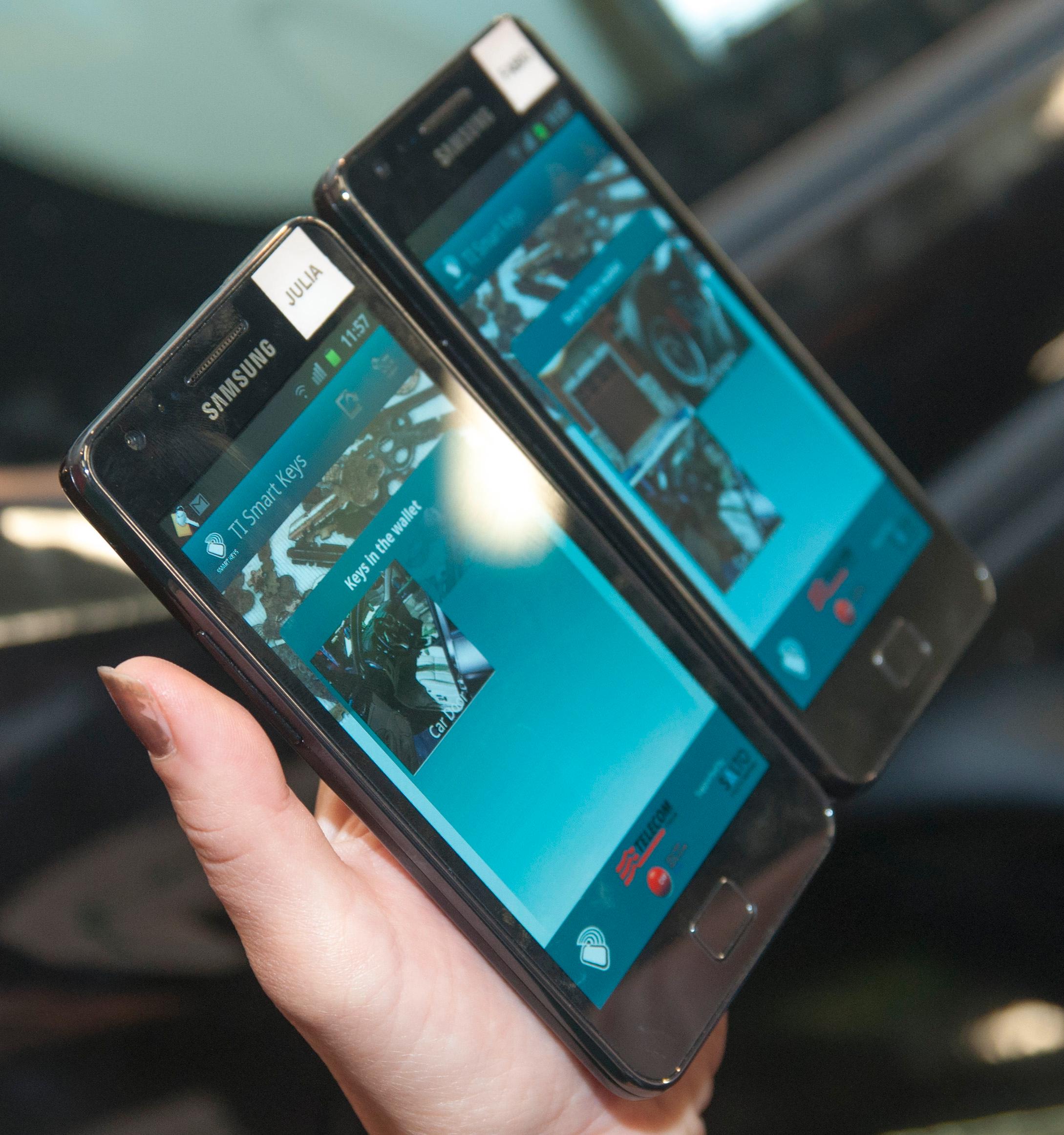 Hvis NFC-baserte nøkler tar av kan du dele nøkkelen fra én telefon til en annen over mobilnettverket. Dermed kan naboen enkelt flytte bilen hvis den står i veien når du har reist bort.Foto: Finn Jarle Kvalheim, Amobil.no