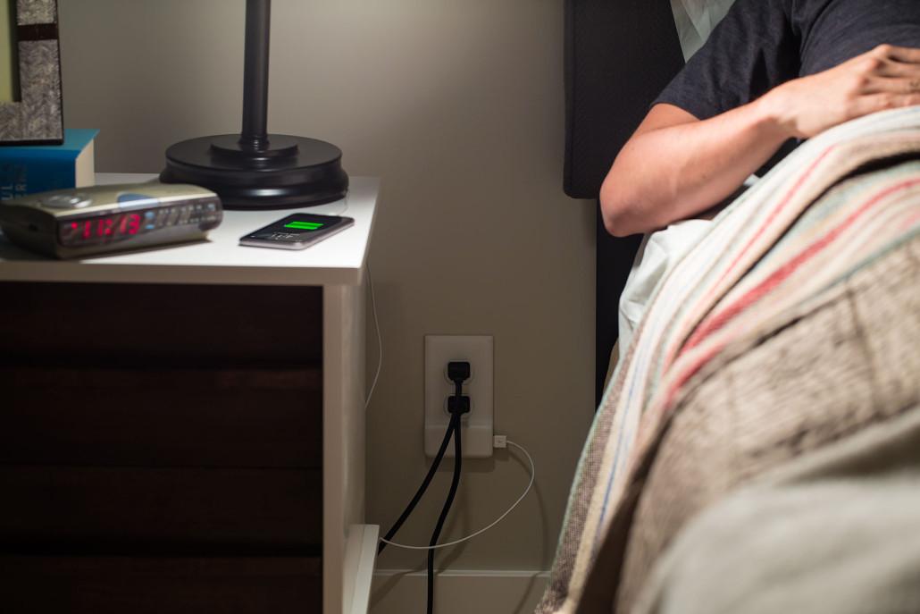 Uttaket er nok mest aktuelt nær steder du ofte lader mobilen – som ved senga. Foto: SnapPower