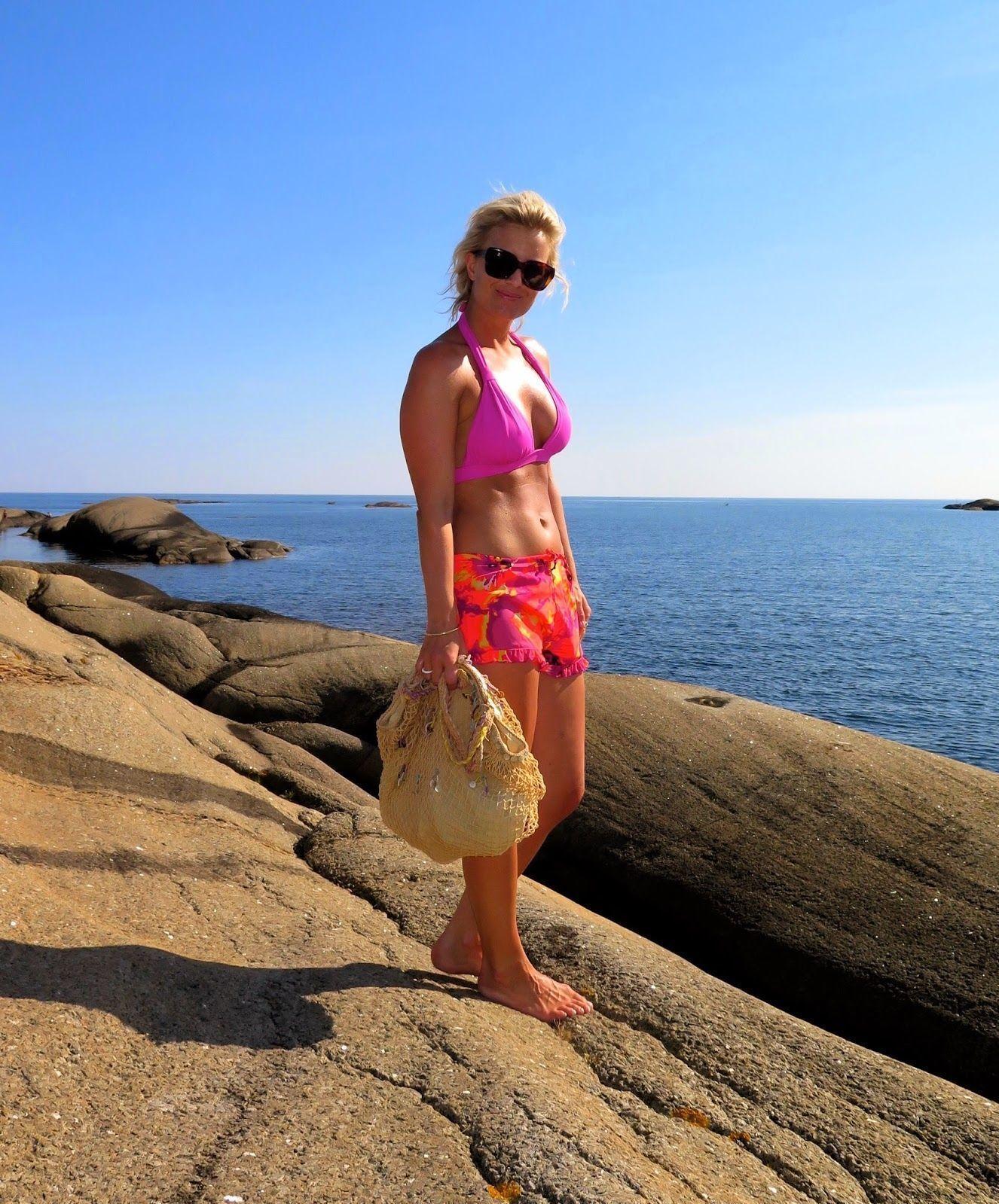 FAVORITT: Stylist Hedda Skoug er veldig glad i bikinier med mønster, men favoritten er dyp rosa. Foto: Privat