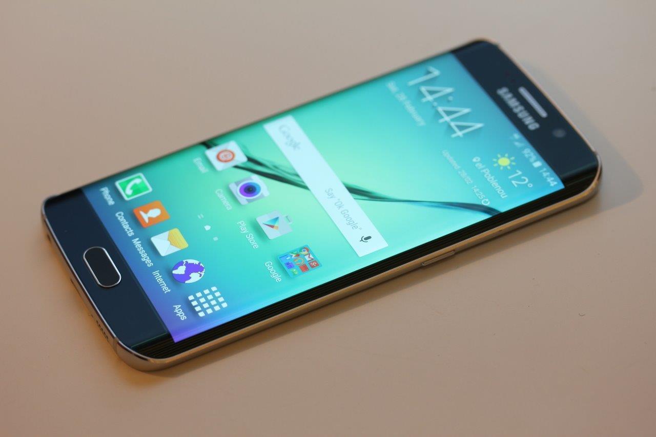 Galaxy S6 har dessverre ikke bidratt nevneverdig til å snu den negative trenden hos Samsung. Foto: Espen Irwing Swang, Tek.no