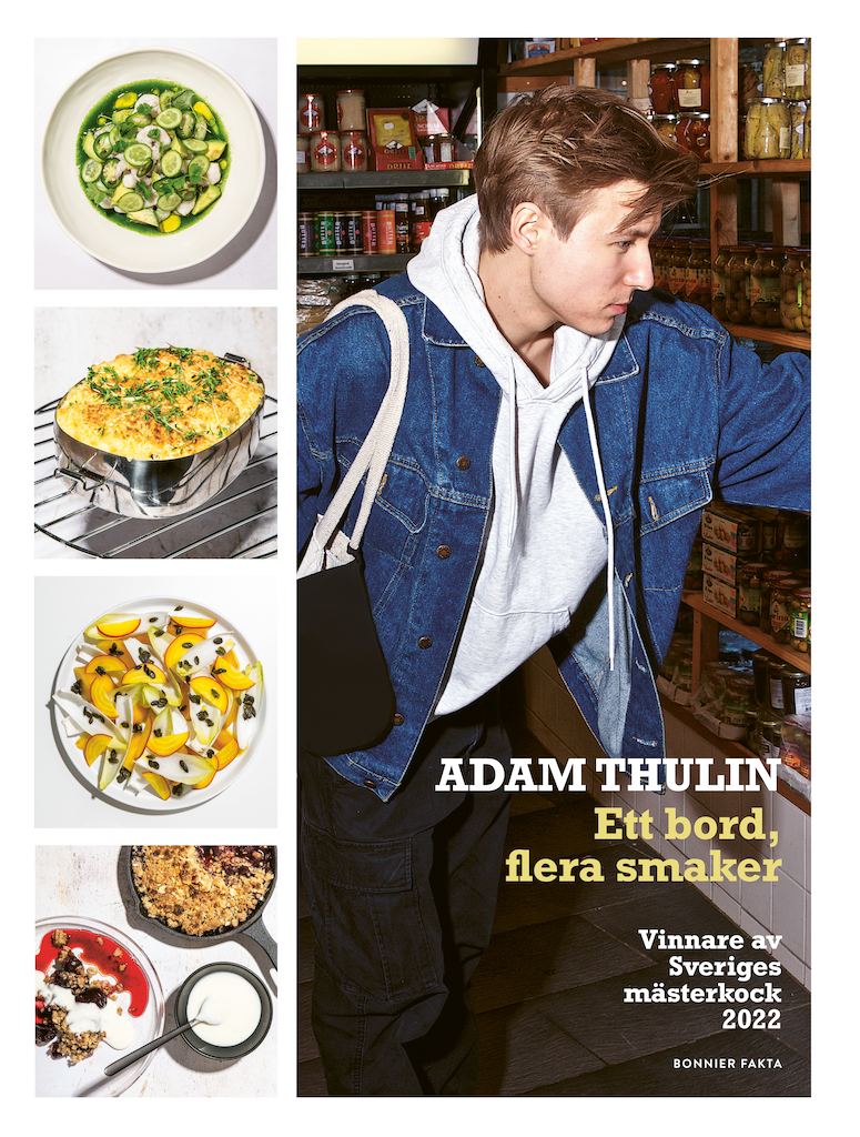 Vinnaren av Sveriges mästerkock 2022 Adam Thulins kokbok ”Ett bord, fler smaker”.