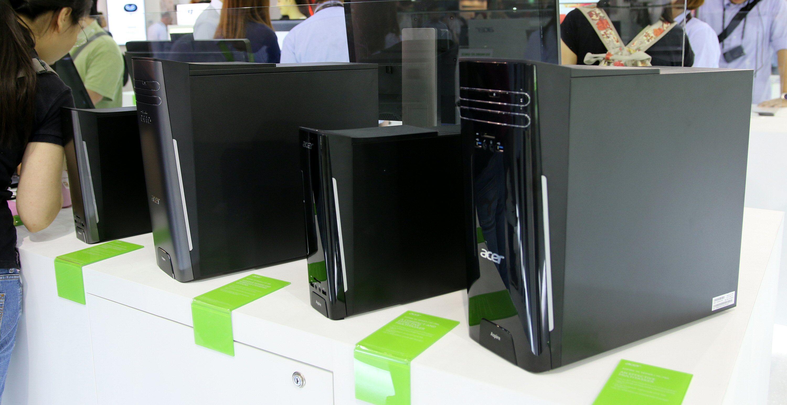 På toppen av disse PC-ene fra Acer sitter en integrert ladeplate for mobilen og annet som er kompatibelt med Qi-teknologien.