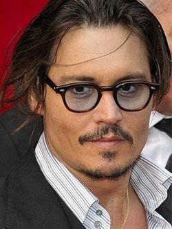 Storsjarmøren Johnny Depp har problemer med synet.