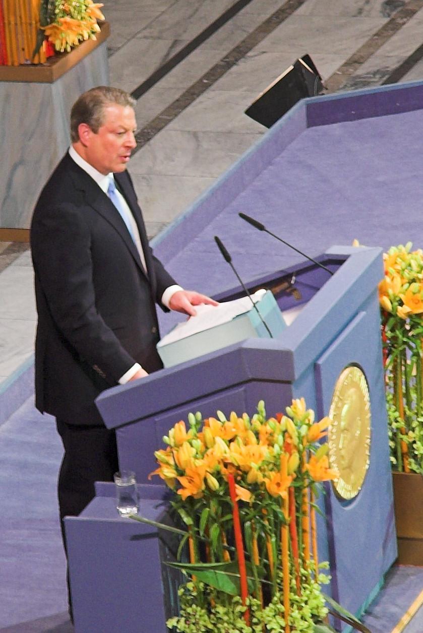 Al Gore mottar Nobels fredspris i Oslo rådhus 10. desember 2007.