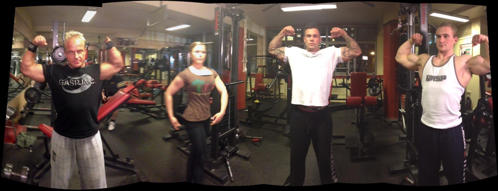 Kroppsbyggerne fra Haralds Gym viste muskler da Mobilen.no og TV 2 Hjelper deg testet foto-apper.