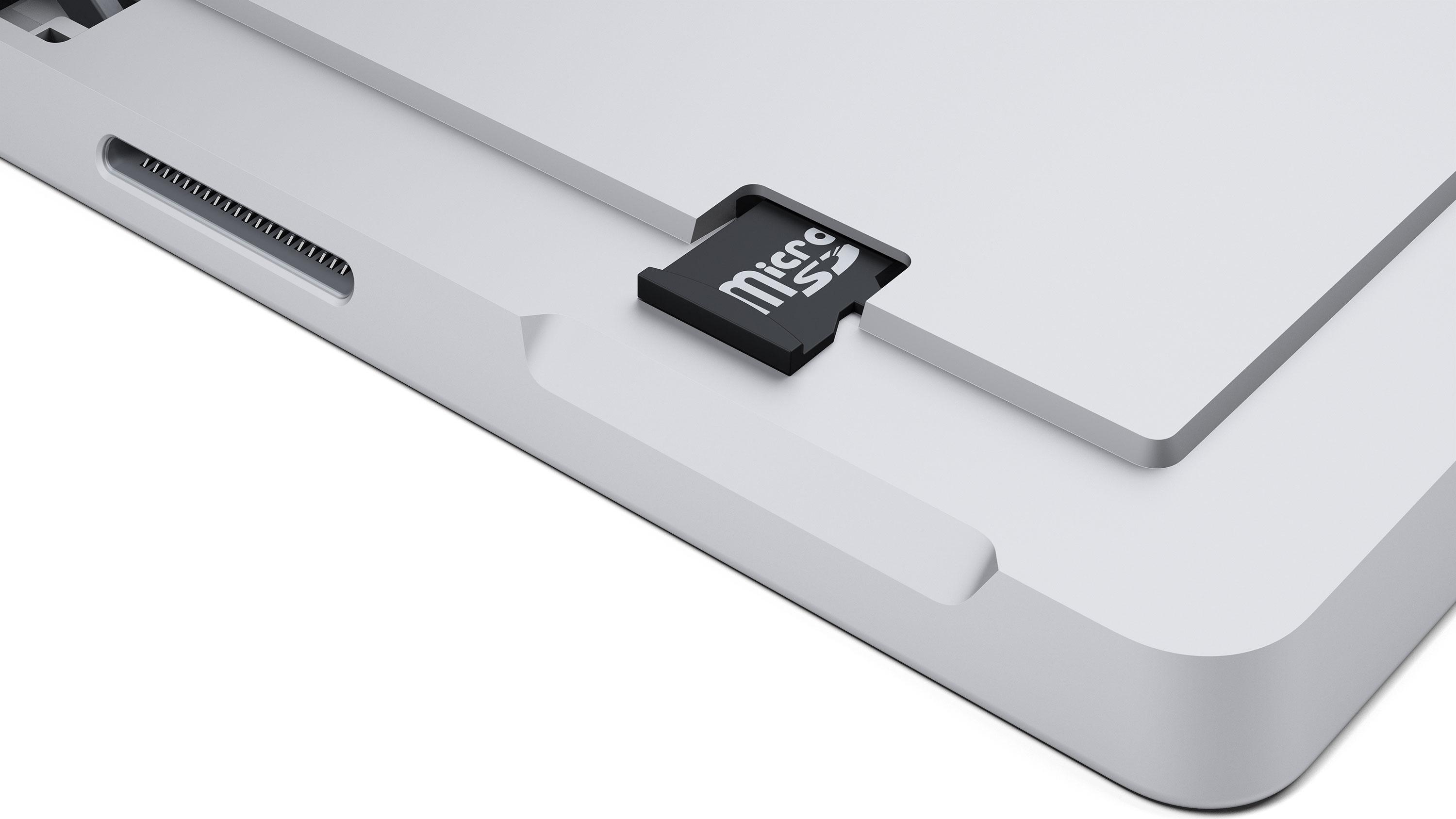 Det er støtte for MicroSD-kort.Foto: Microsoft