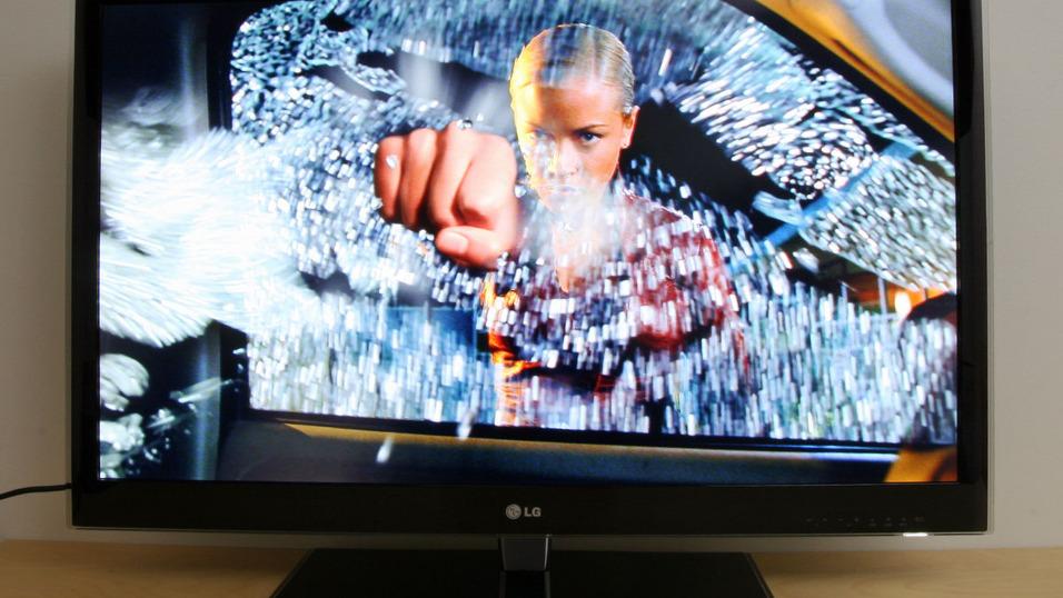 LG fortsetter satsingen på Cinema 3D. Her fra 2011-modellen LW550W.Foto: Hardware.no