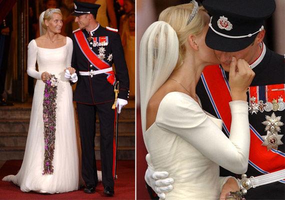 DEN STORE DAGEN: Mette-Marits enkle, men nydelige brudekjole var designet av norske Ove Harder Finseth da hun giftet seg med kronprins Haakon i 2001. Både hår og tilbehør var like enkelt og elegant. Foto: NTB Scanpix