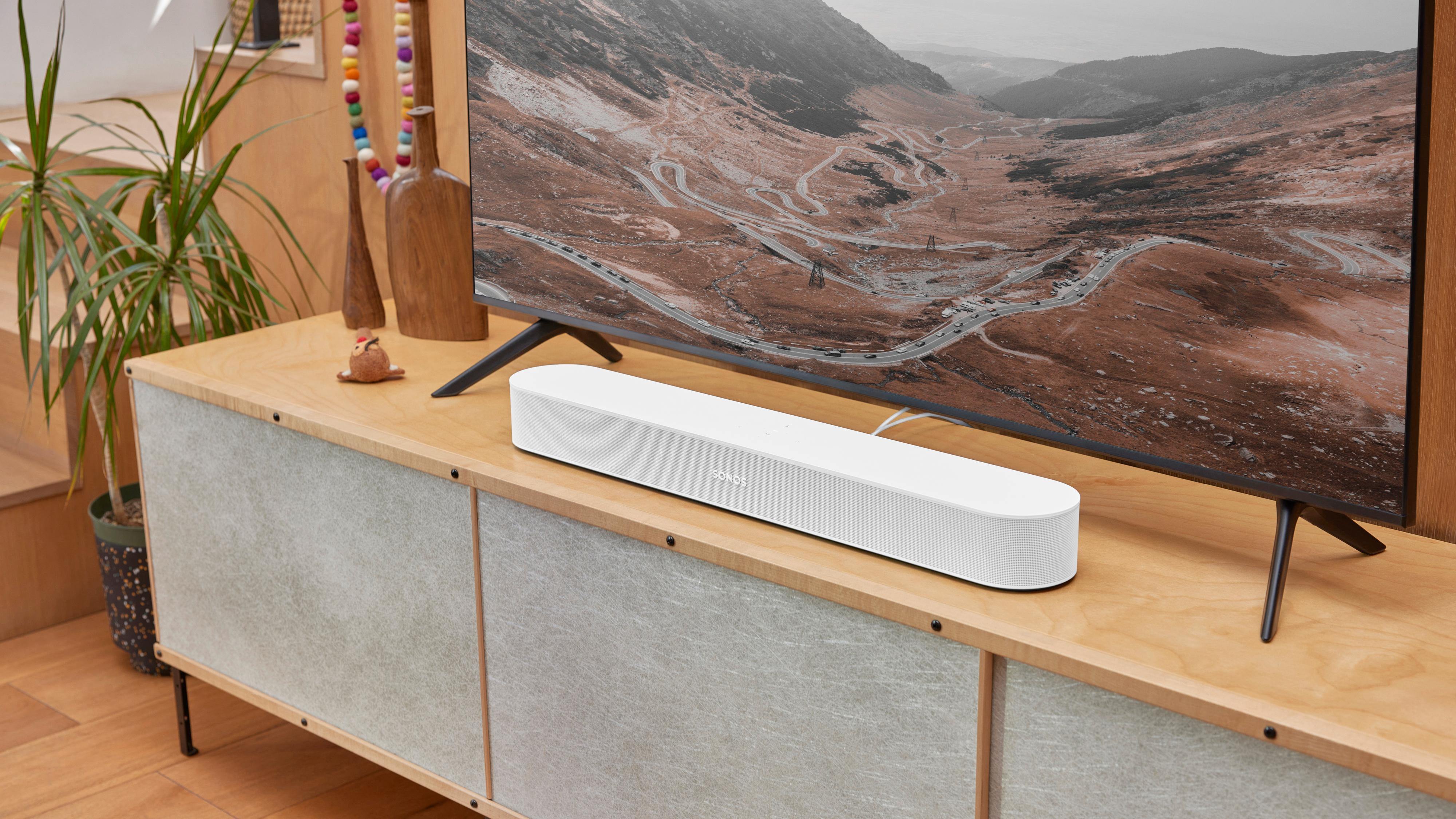 Sonos minste lydplanke Beam kommer i ny generasjon, med bedre kringlyd og lett oppdatert design. 