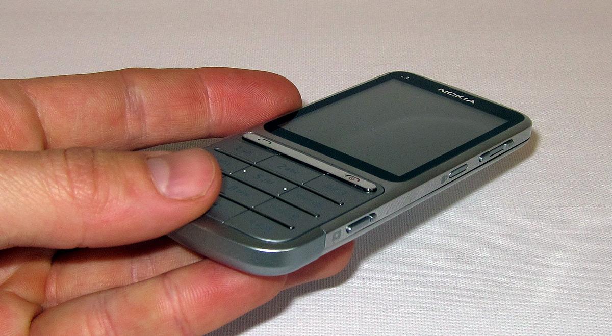 Nokia C3 ser elegant ut i de fleste hender.