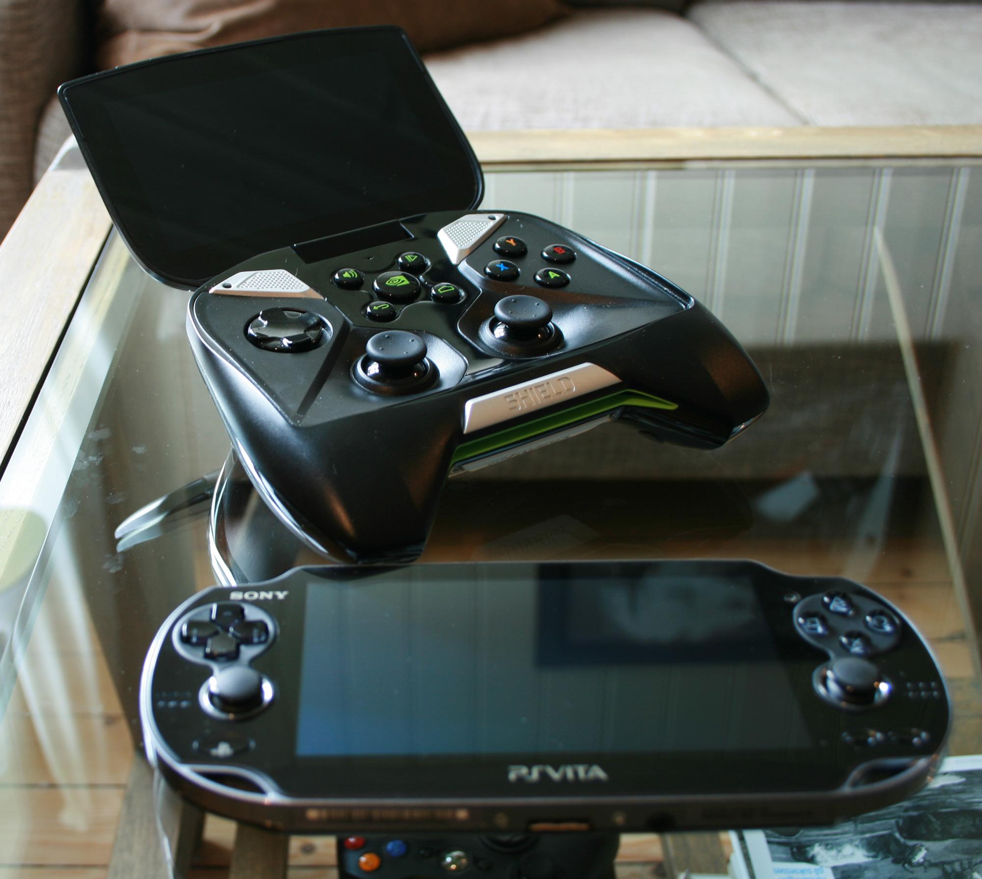 Sonys PlayStation Vita kan også strømme spill over nettverket.Foto: Anders Brattensborg Smedsrud, Hardware.no