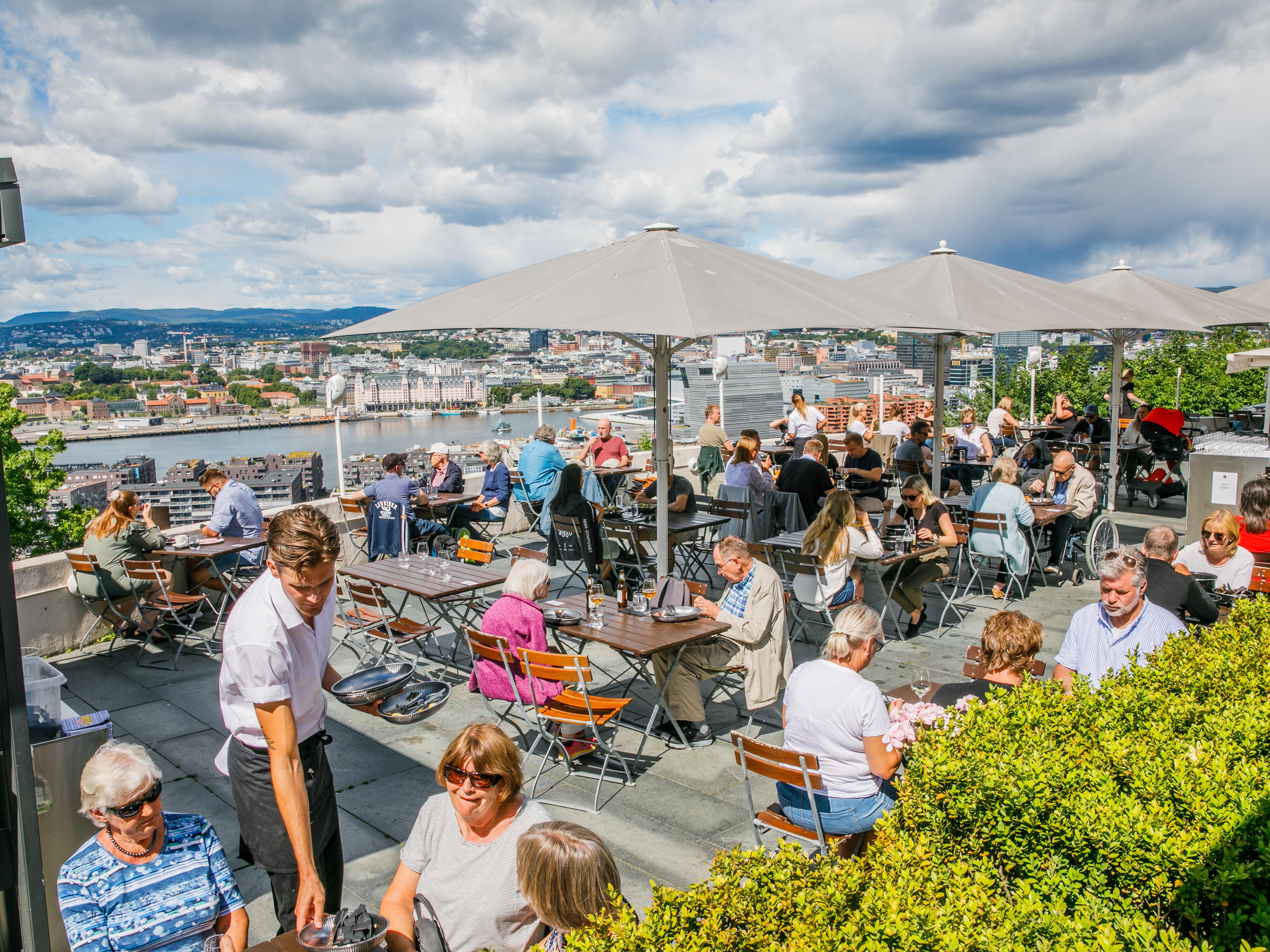 Restaurantanmeldelse av Ekebergrestauranten: Opp- og nedturer på Oslos tak