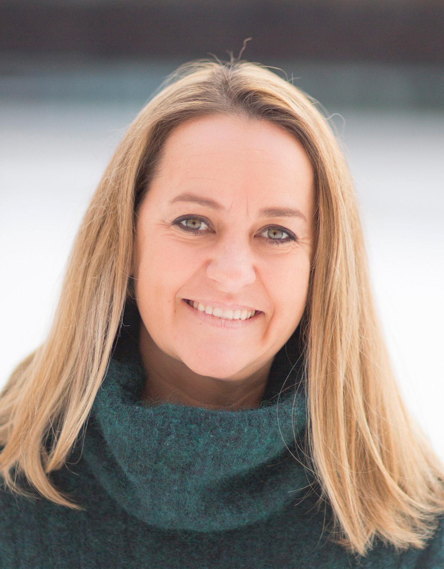 SKAFTET OPP: Kristine Maudal er kommunikasjonssjef hos Bosch. Hun foretrekker å sette skaftet på bestikket opp i oppvaskmaskinen. Foto: BSH Husholdningsapparater AS
