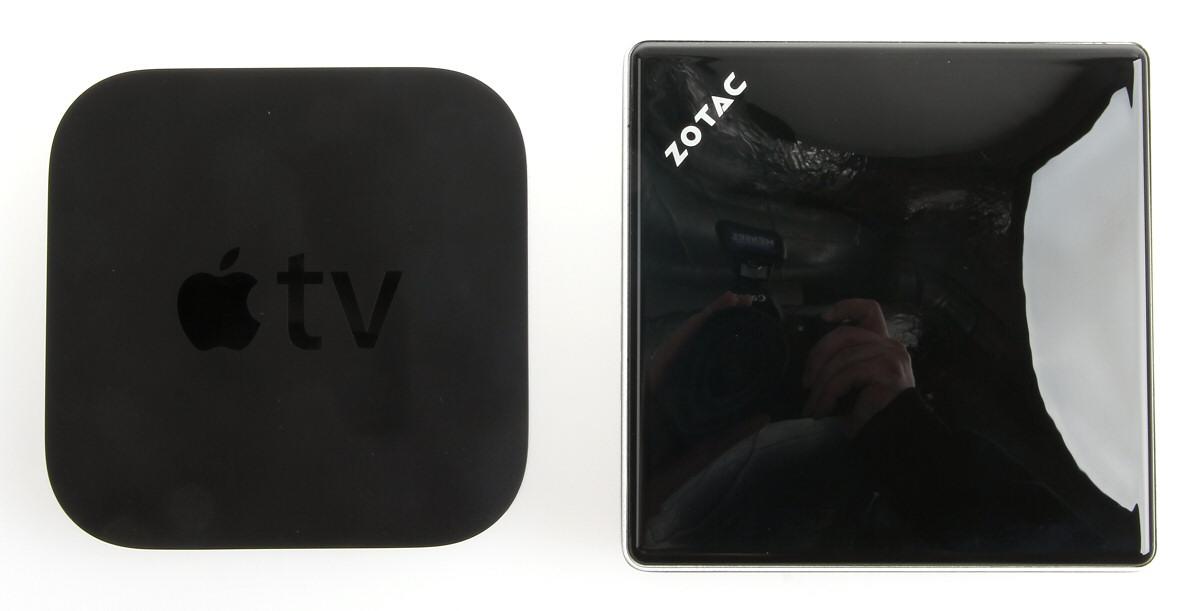 Zbox nano XS til høyre, Apple TV til venstre.