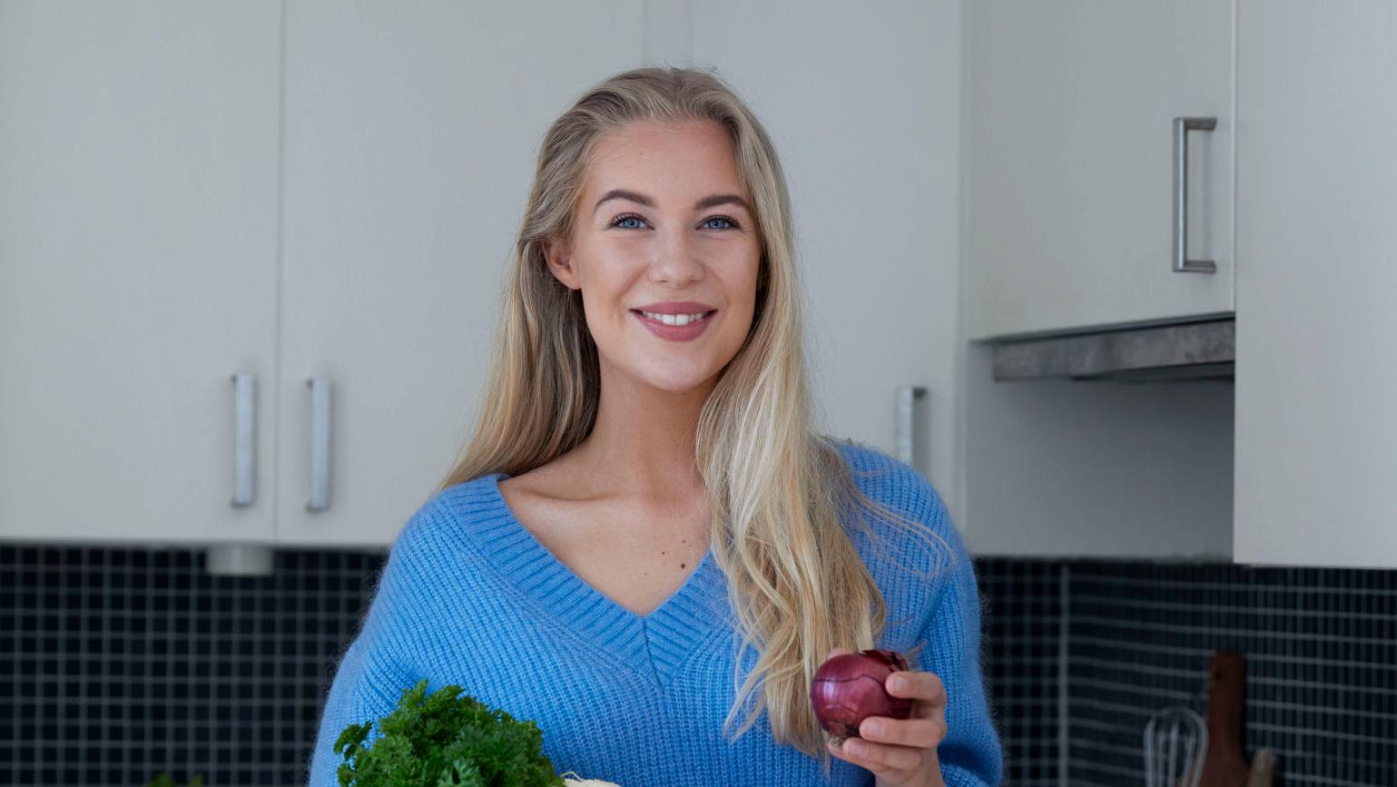 SUNT OG GODT, FOR FÅ KRONER: Ifølge Karen Elene Thorsen kan du spise sunn og god mat for 300-400 kroner i uken. Foto: Veslemøy Vråskar
