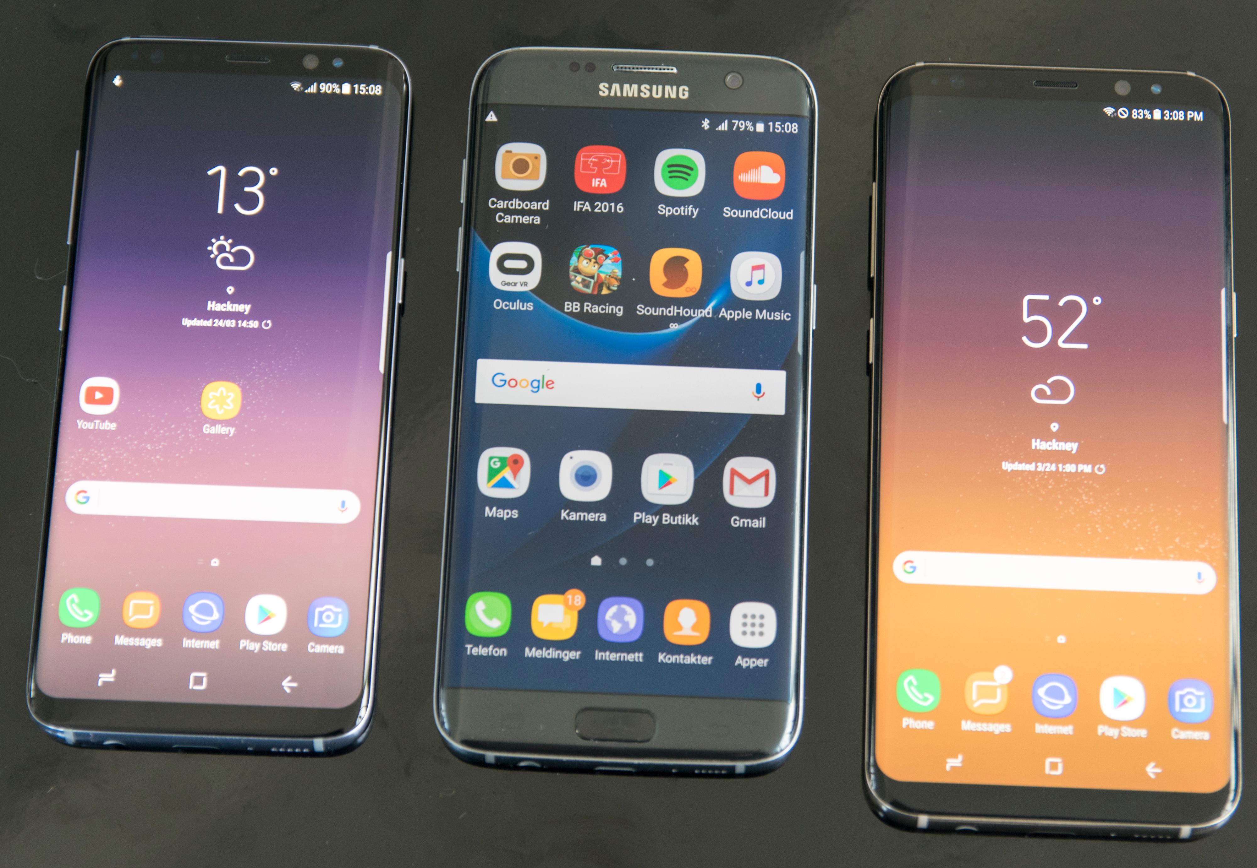 Galaxy S8 til venstre, Galaxy S8+ til høyre. I midten Galaxy S7 Edge.