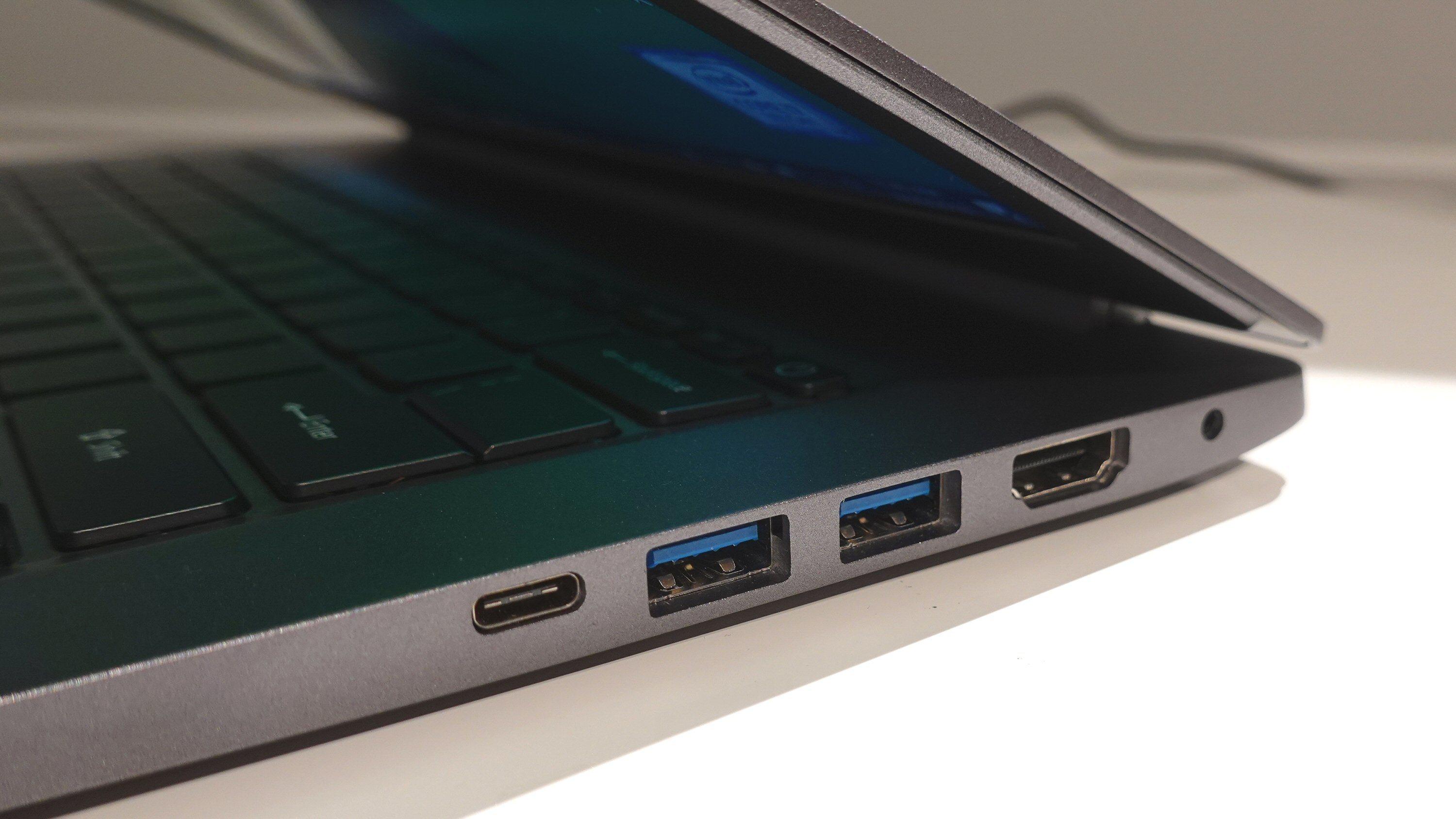 Swift 5 har HDMI-utgang, vanlig USB 3.0 og Type-C.