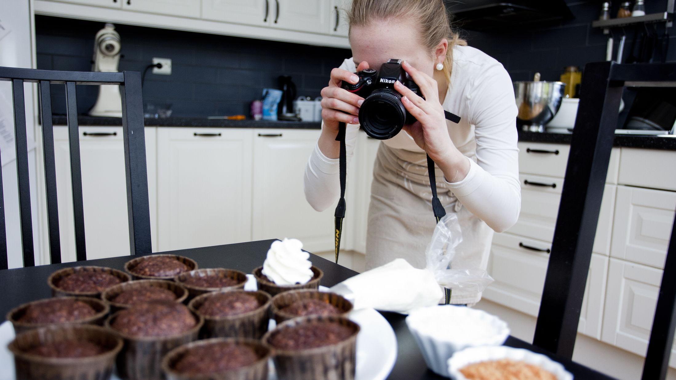 PROFF: Med bloggens økende populæritet har bekjente og lesere begynt å bestille kaker til spesielle anledninger. Foto: Petter Emil Wikøren