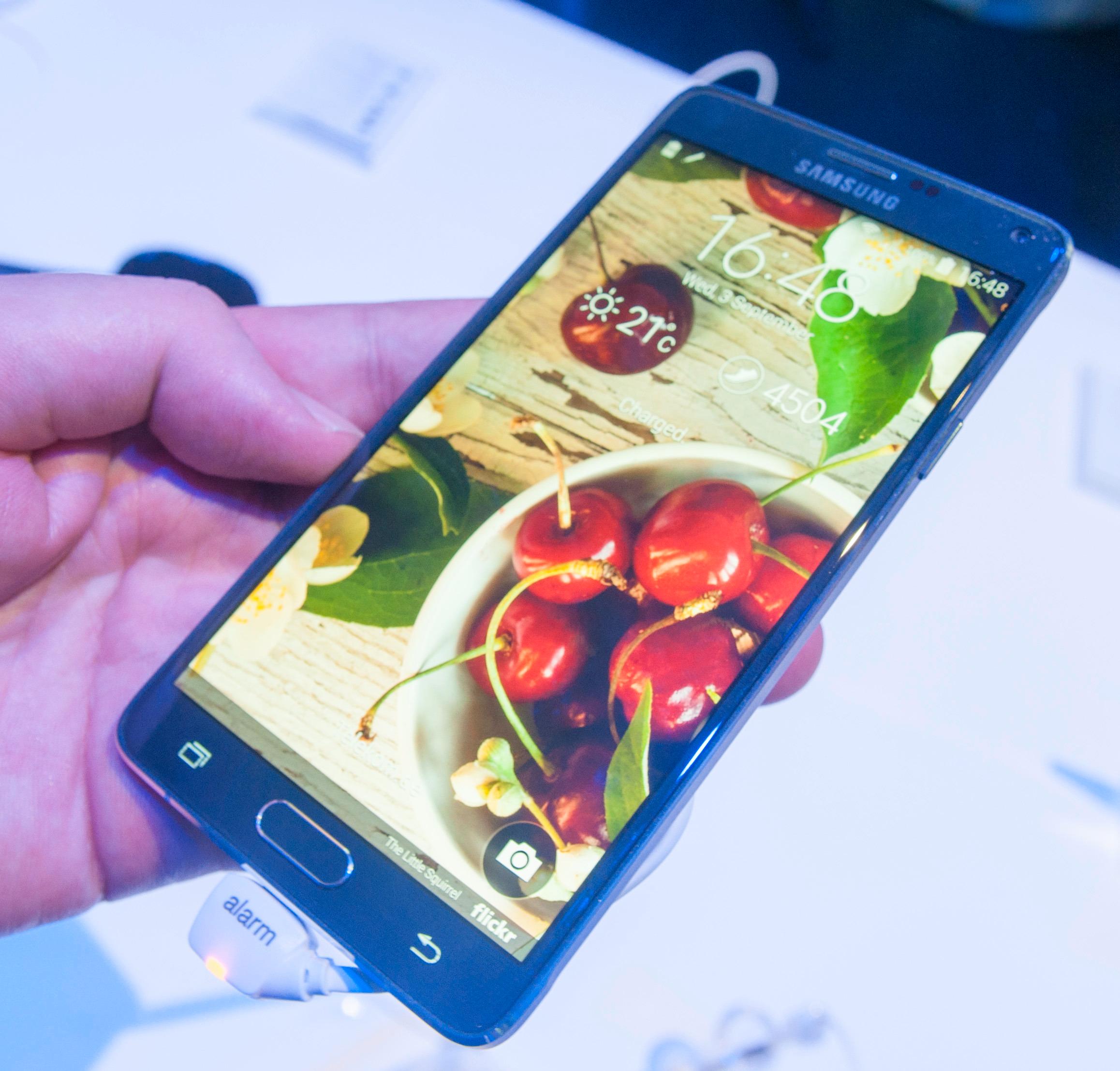 Den flotte skjermen er ett av mange høydepunkt ved Galaxy Note 4. .Foto: Finn Jarle Kvalheim, Amobil.no