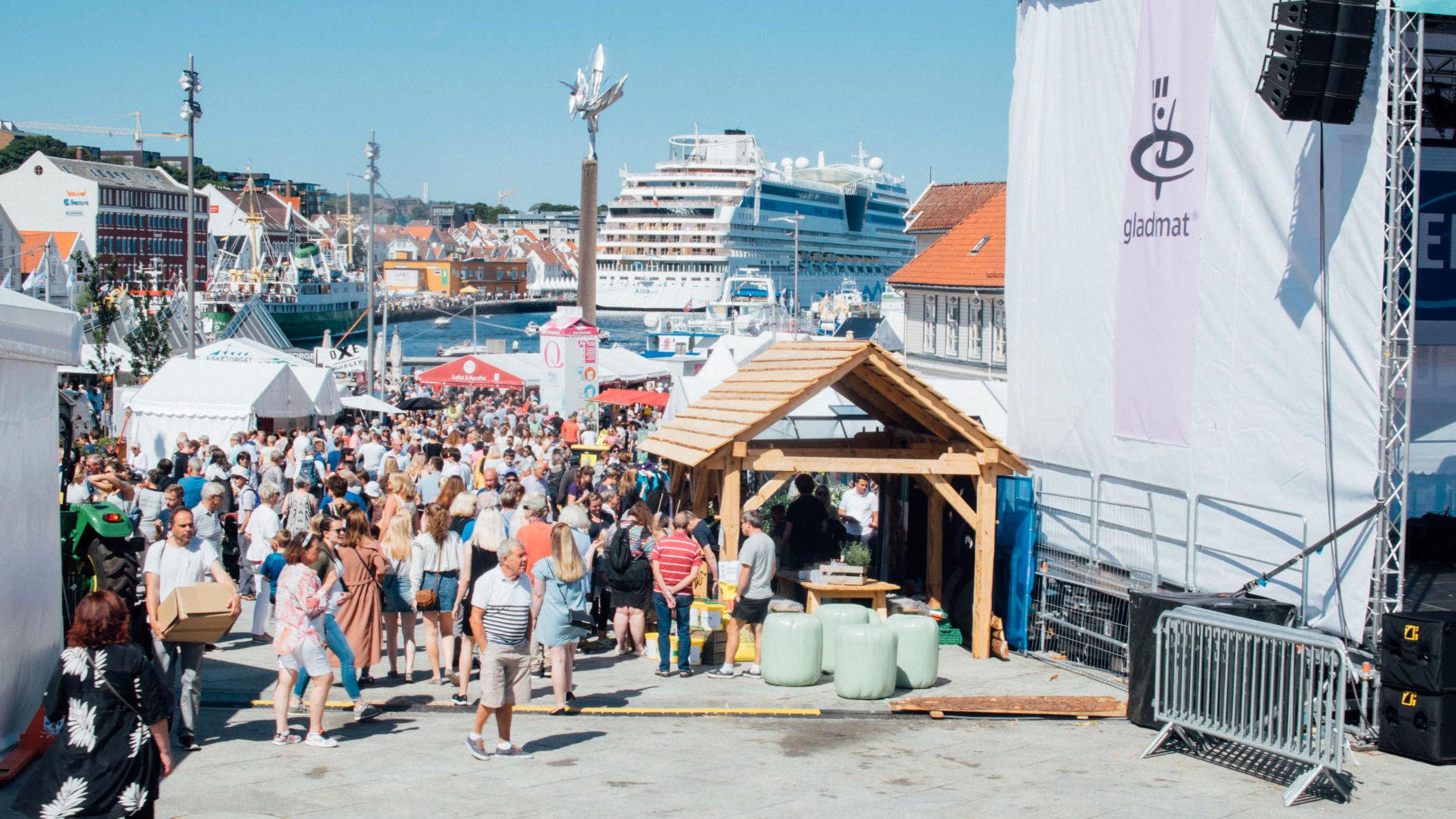 I VÅGEN: Gladmat arrangeres for 20. gang i år i Stavanger med besøkende fra hele Norge. Foto: Mari Hult