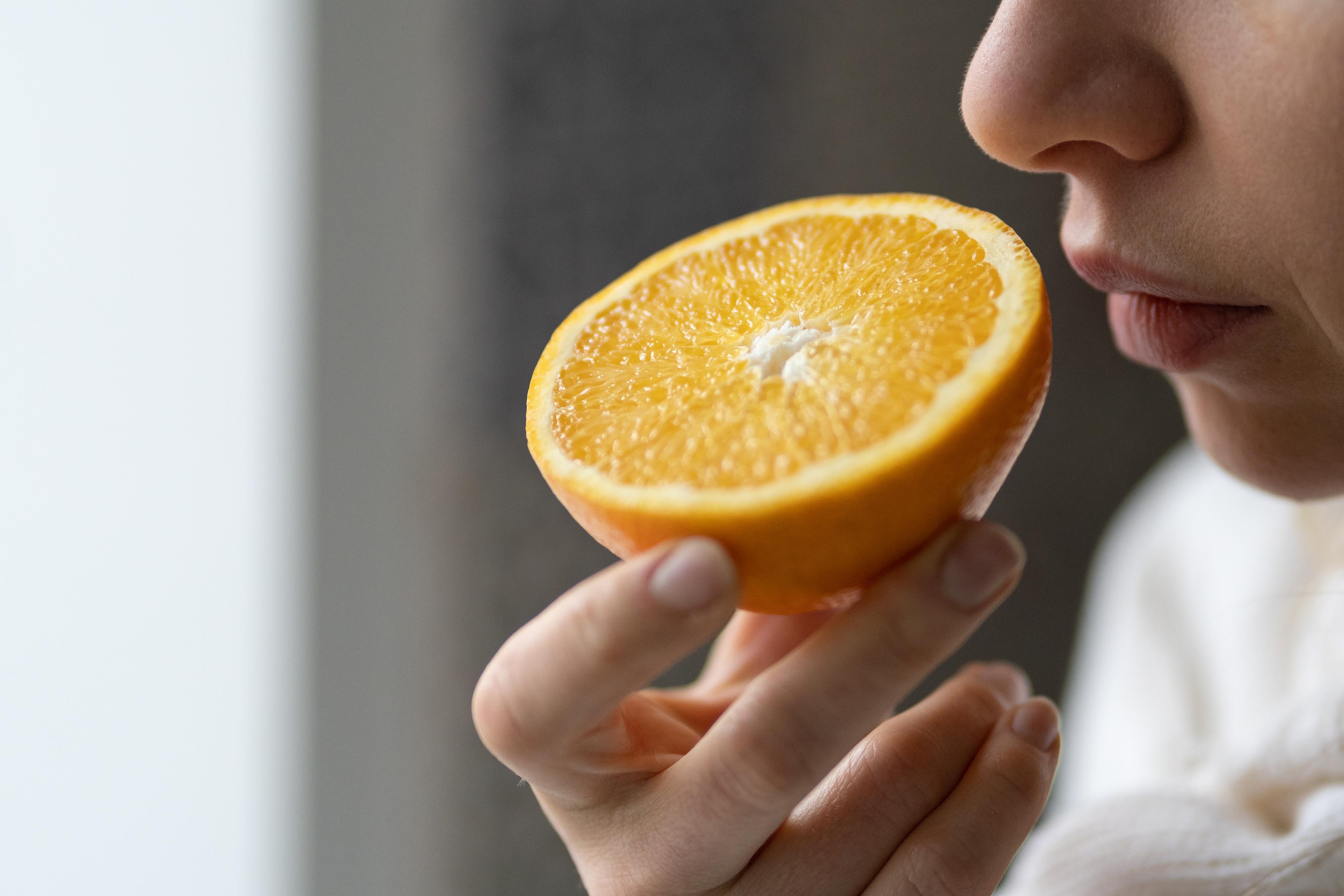 JULESTEMNING: Mange forbinder nok duften av appelsiner med påske og jul.