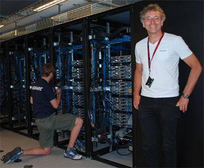IT-direktør Lars Oftedal under installeringen av Abel tidligere i år.Foto: USIT