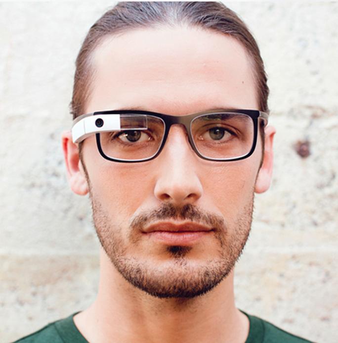 Googles egne smartbriller med innfatning var designet av Google selv. Nå kommer brillene fra de kjente brillemerkene.Foto: Google
