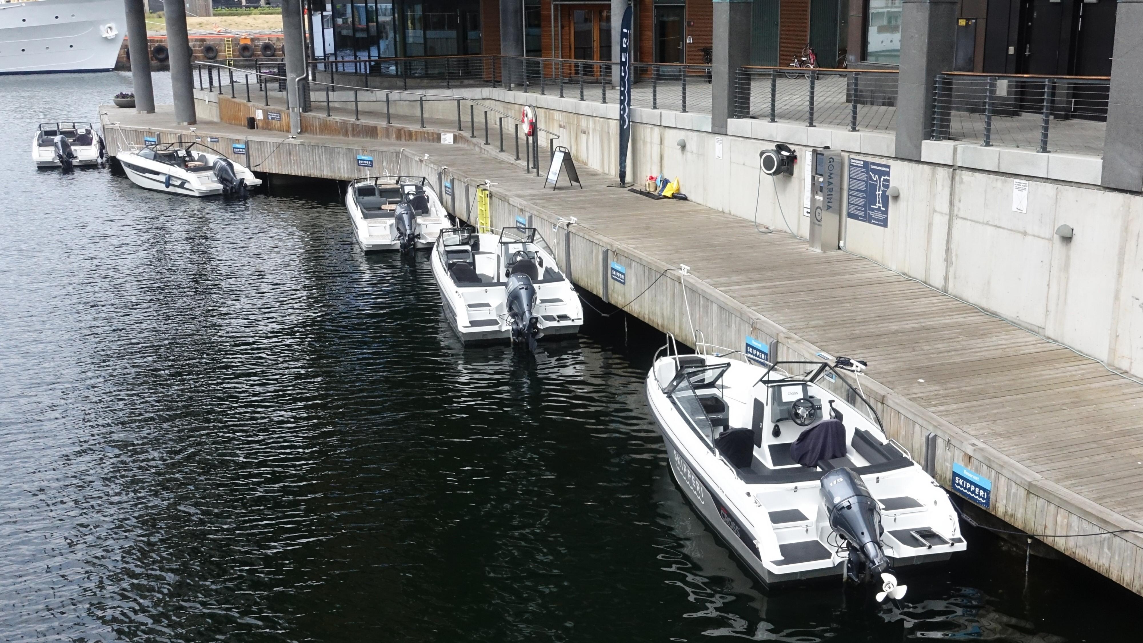 På Tjuvholmen ligger Skipperi-båtene på rekke.