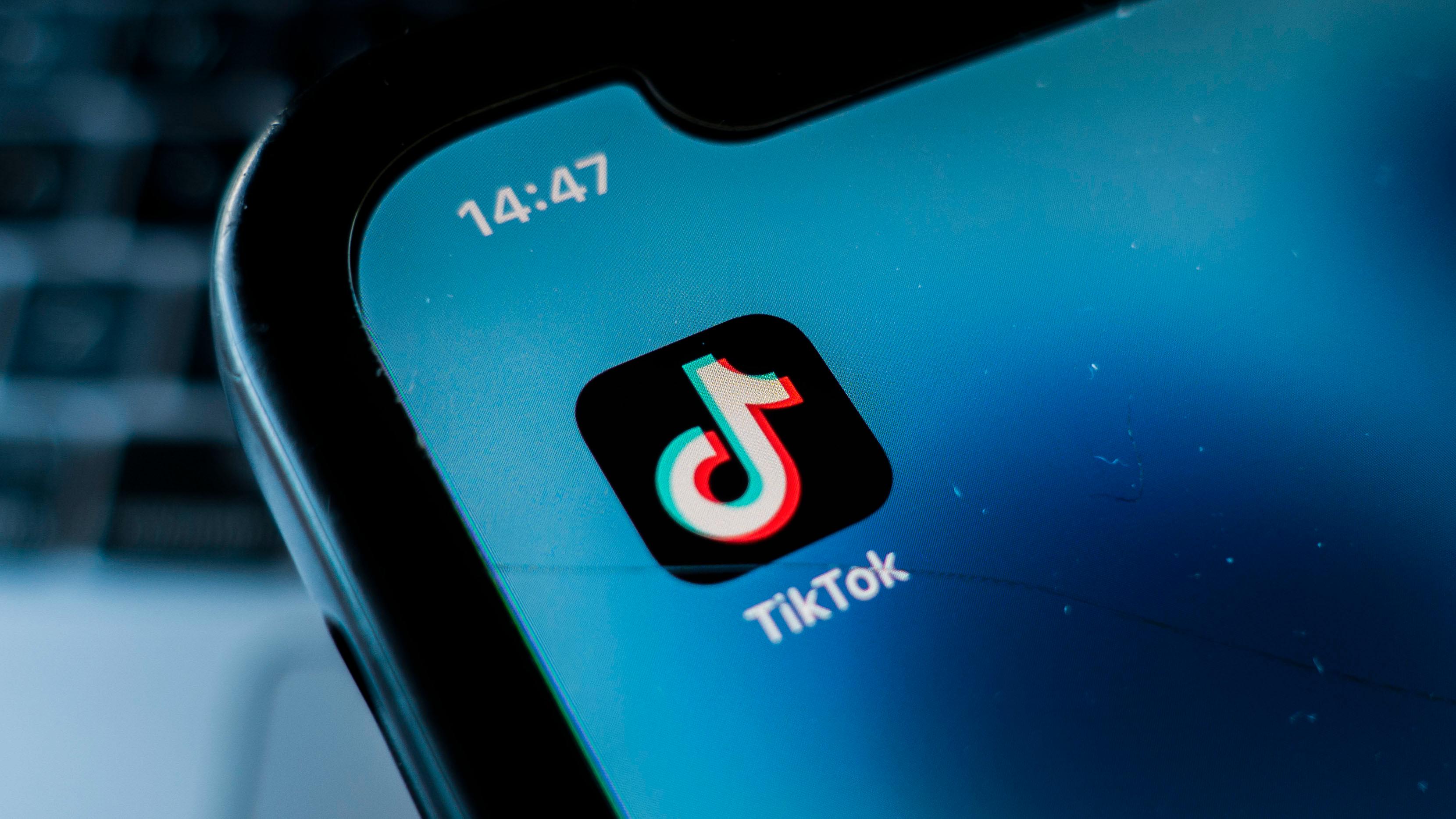 TikTok innrømmer at de «booster» utvalgte profiler