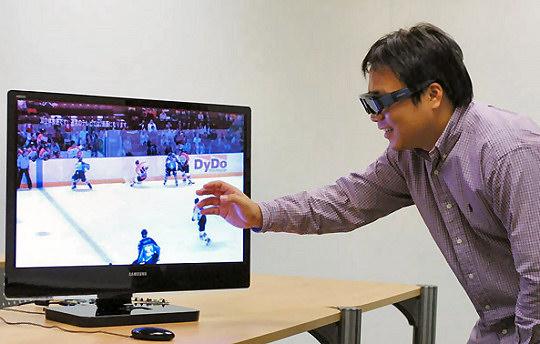 Ja, den krever briller: Samsungs 30" AMOLED 3D-TV i aksjon