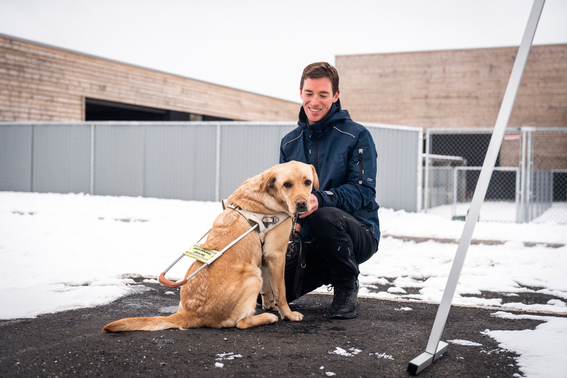  Herdag Hansen jobber på Hundeskolen Veiviseren, som eies av Norges Blindeforbund.