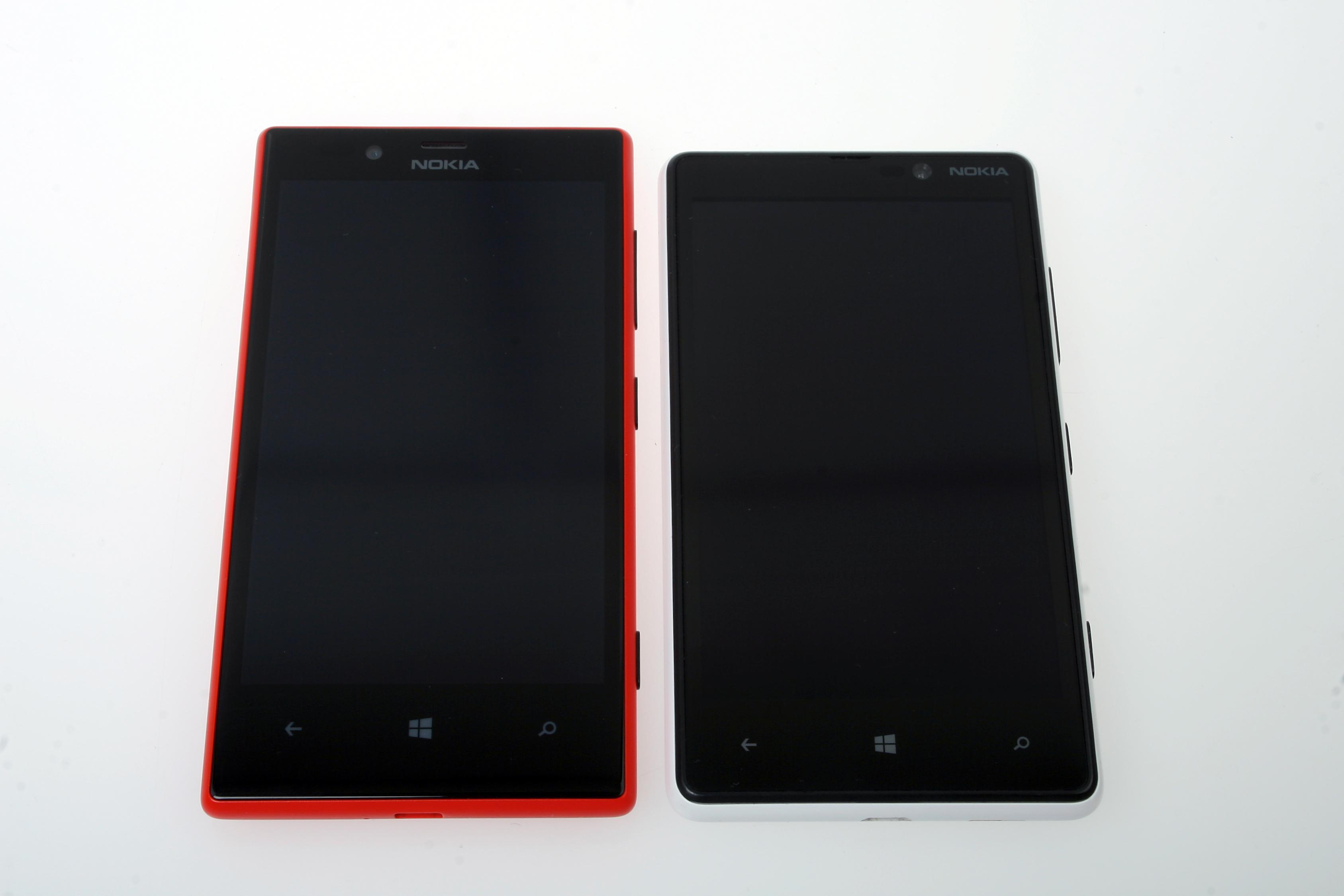 Nokia Lumia 720 (til venstre) og Lumia 820.Foto: Kurt Lekanger, Amobil.no
