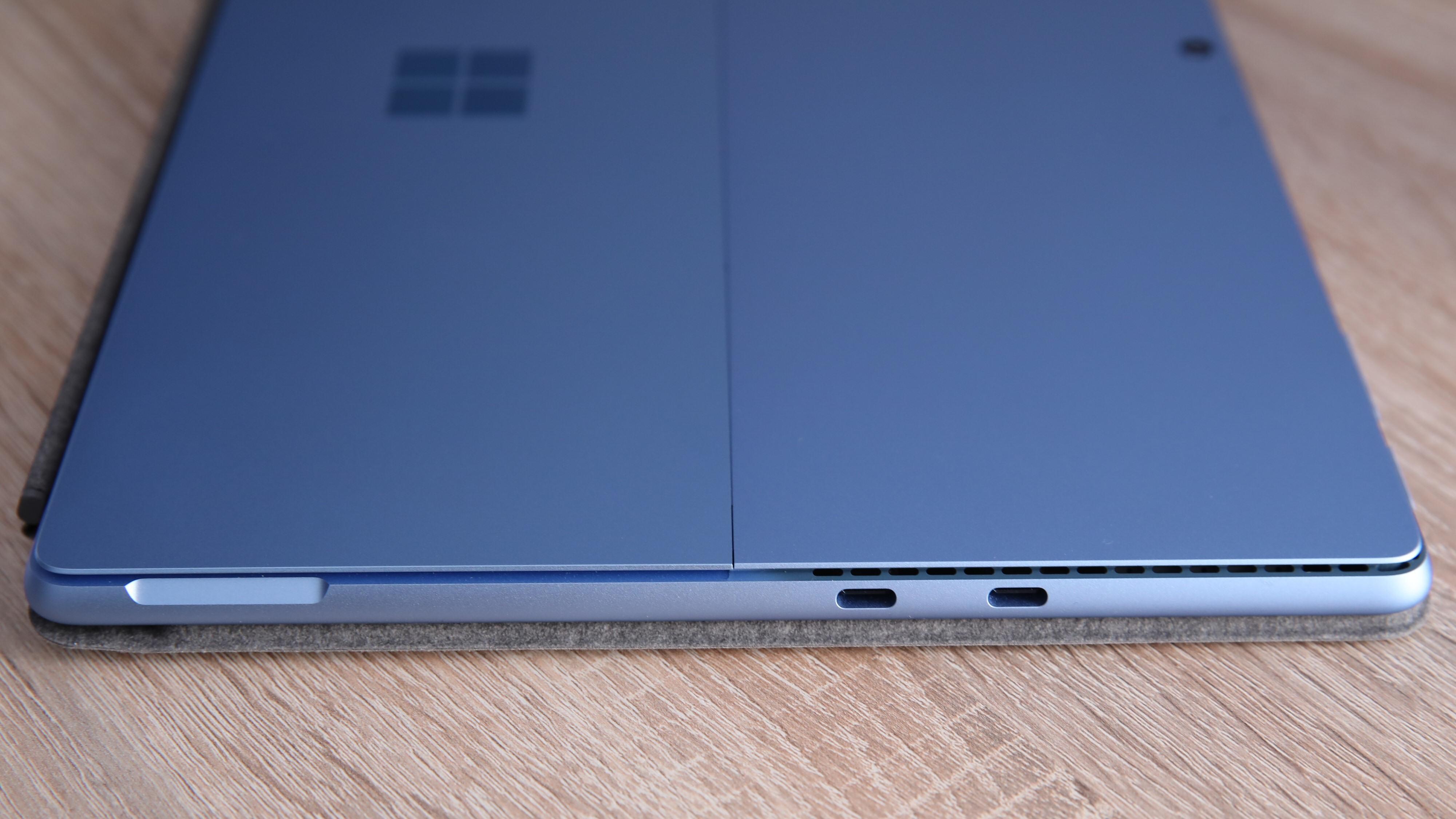 USB-C med Thunderbolt 4 eller ikke? Det kommer helt an på hvilken Surface Pro 9-utgave du velger.