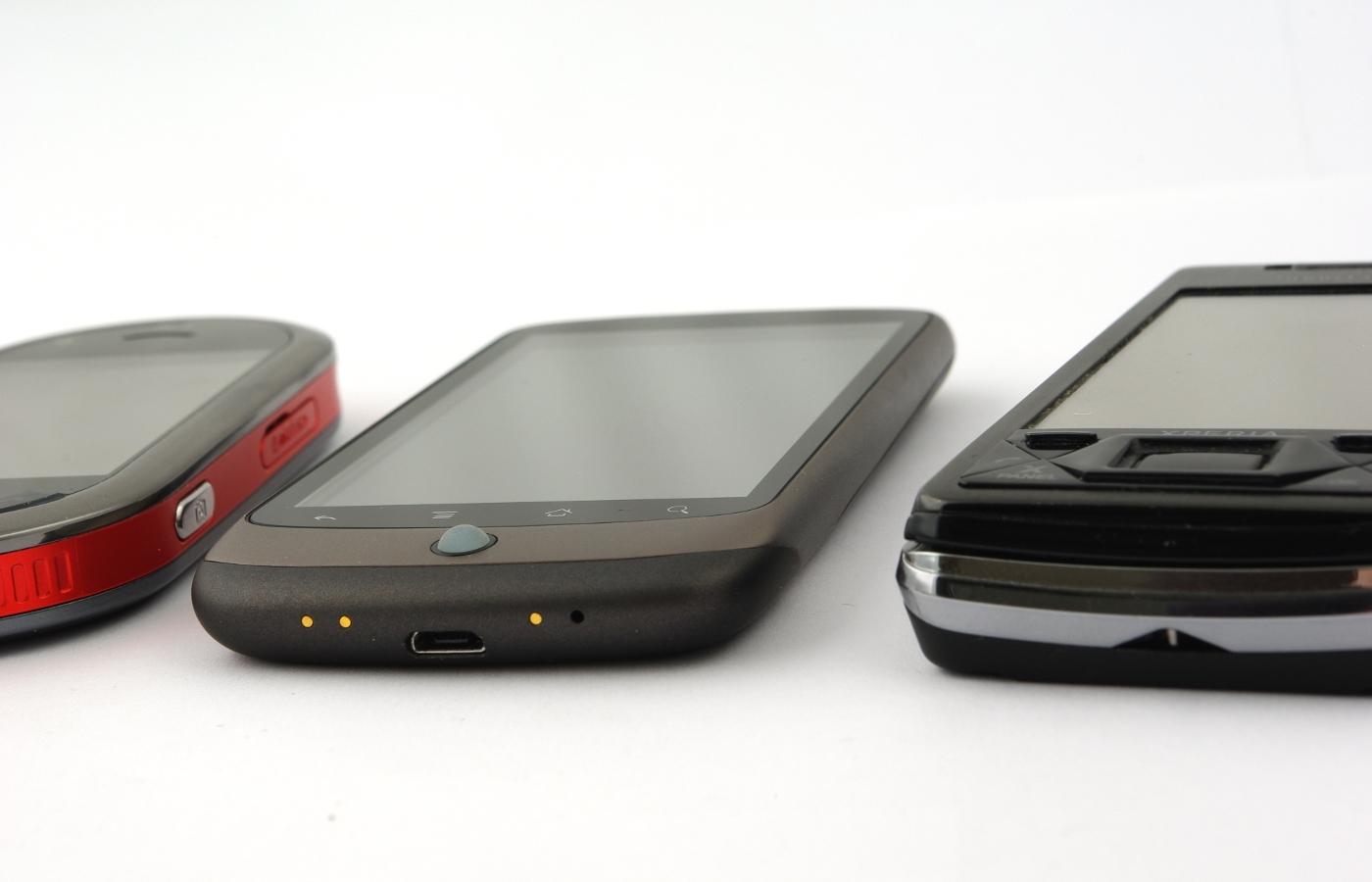 Nexus One er også tynnere enn Beat DJ fra Samsung.