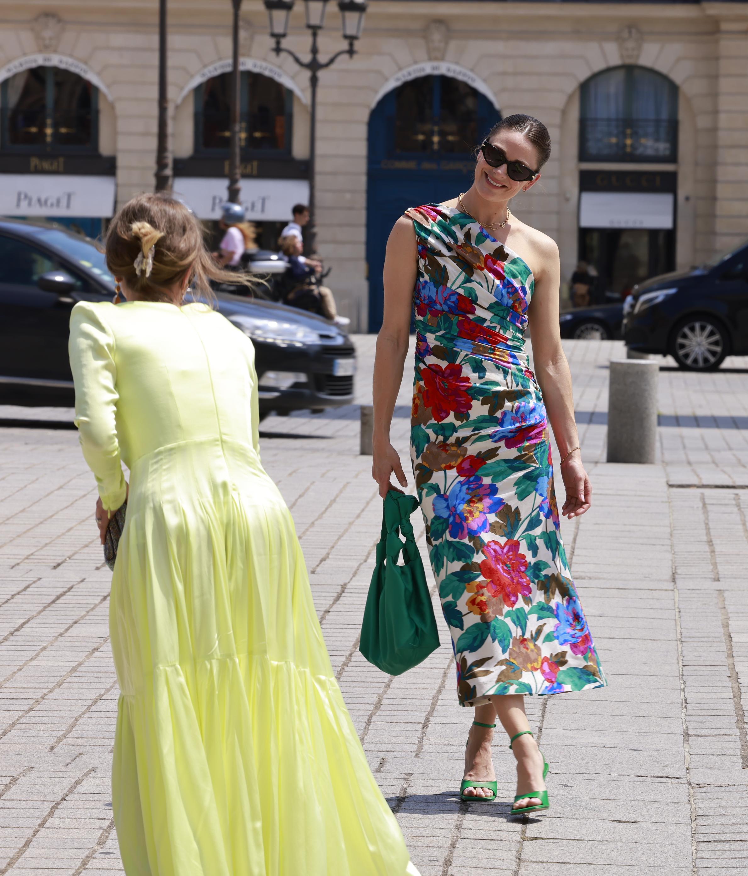 Jenny Skavlan hadde på seg selvsydd kjole under bryllupshelgen til Vanessa Rudjord og Jonas Forsang i Paris.