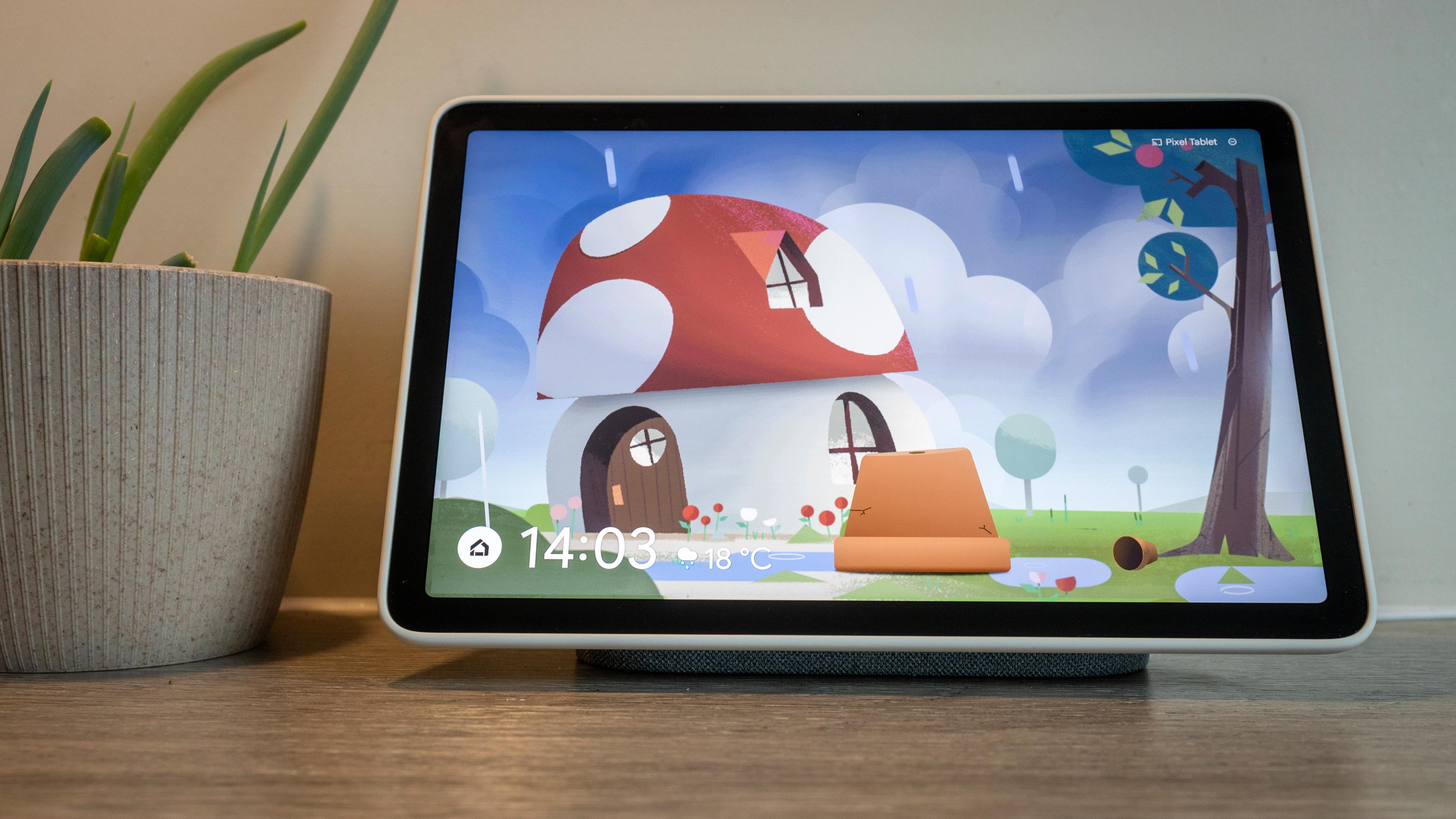 Googles Pixel Tablet kommer med en egen dokkingstasjon som lader brettet og oppgraderer lyden. 