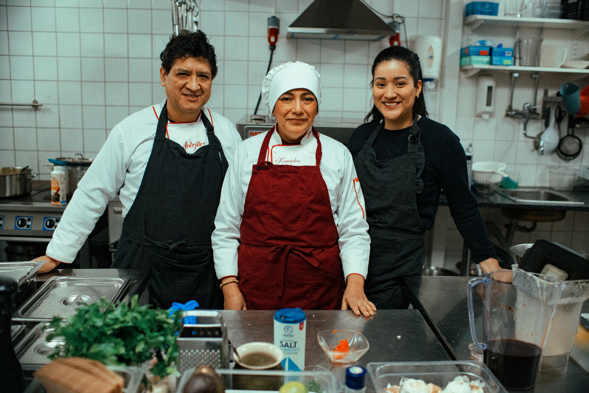 Familjen Ochoa jobbar tillsammans på Kamuchas restaurang i Hagsätra. 