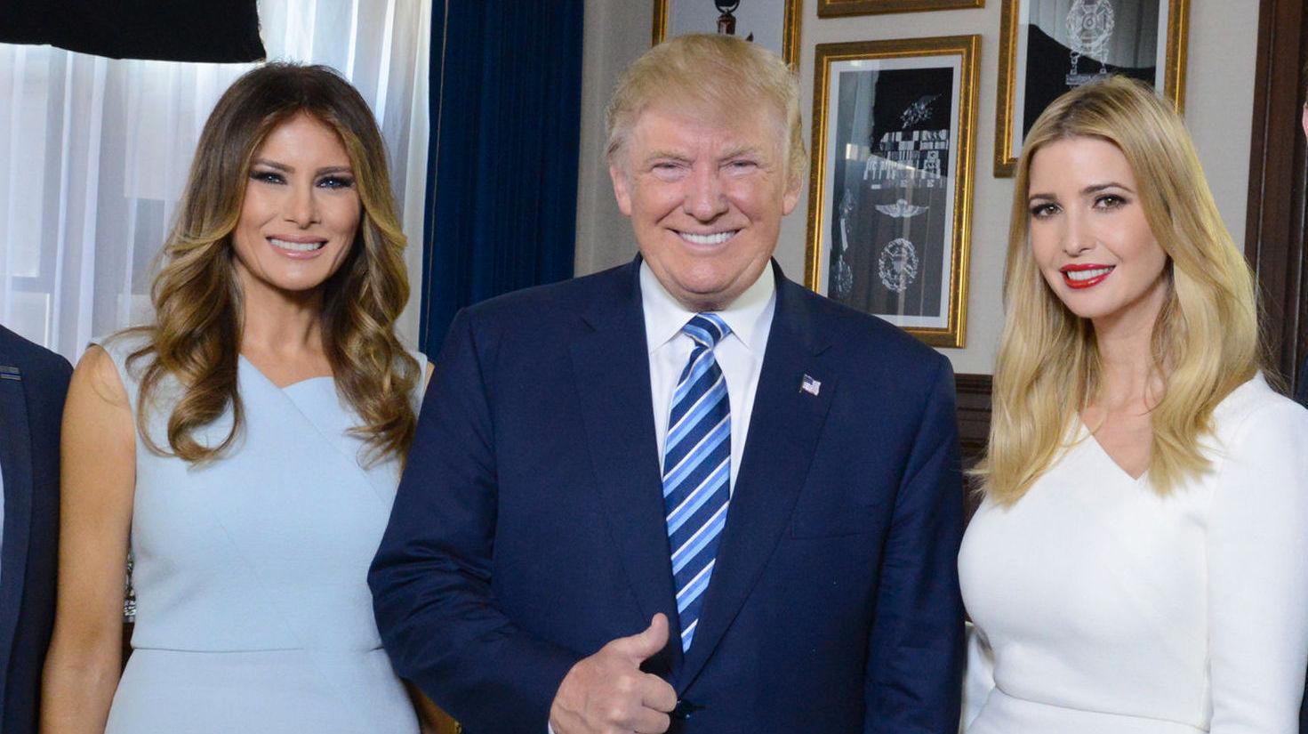 BUSINESSPARTNERE: Ivanka Trump (t.v) har stått ved faren Donald Trumps side gjennom valgkampen. Her med stemor og kommende førstedame Melania Trump. Foto: NTB scanpix