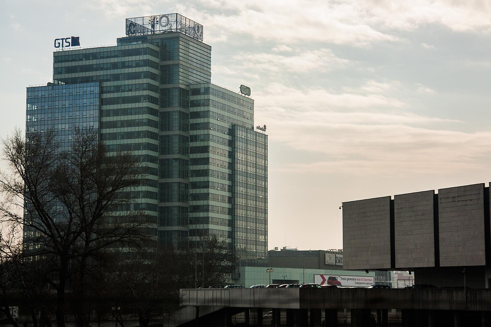 Flere av de 22 etasjene i Aupark Tower utgjør hovedkvarteret til ESET.Foto: Varg Aamo, hardware.no