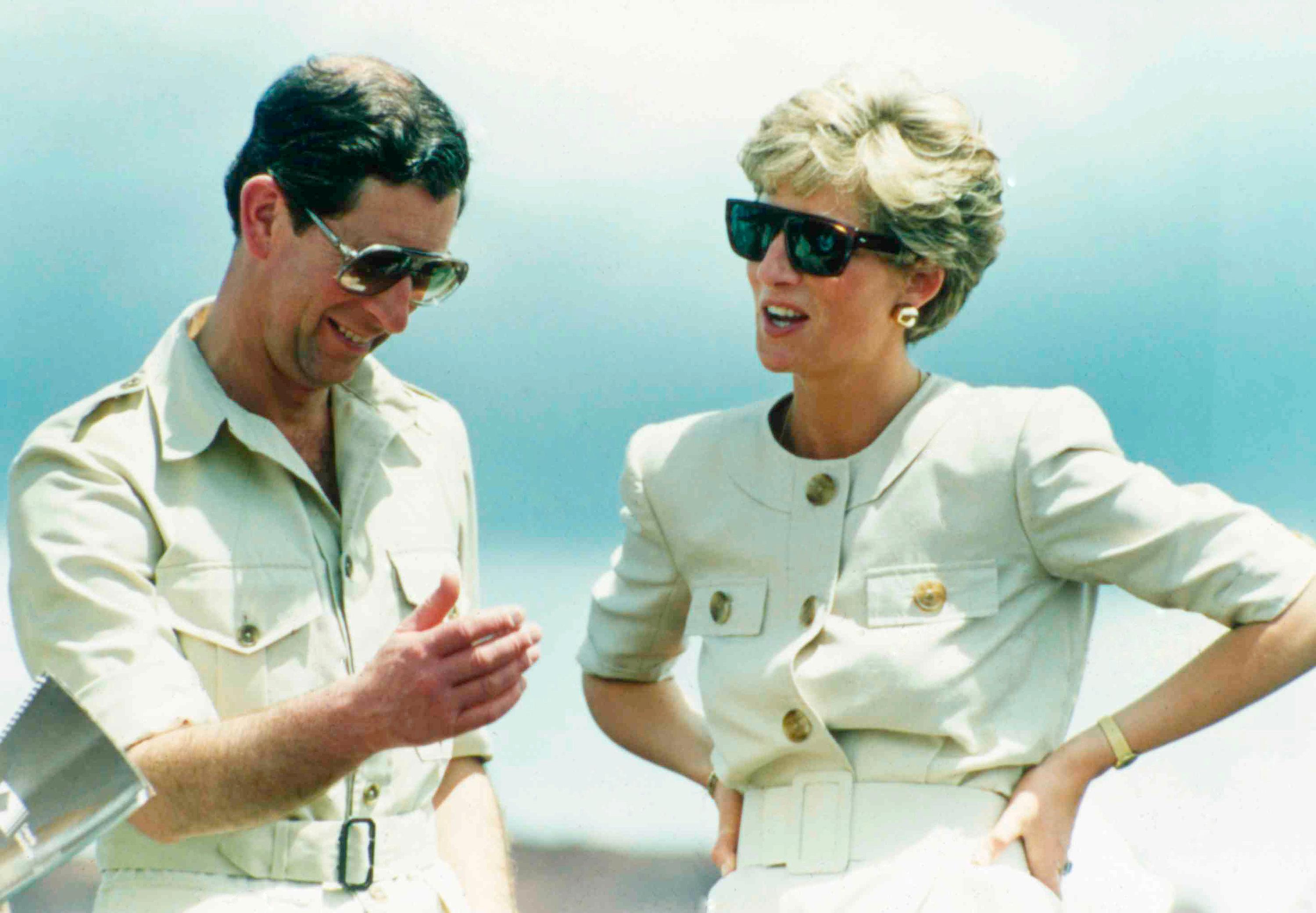 1991: Charles og Diana i matchende antrekk i Brasil. Legg merke til de tidsriktige solbrillene. 