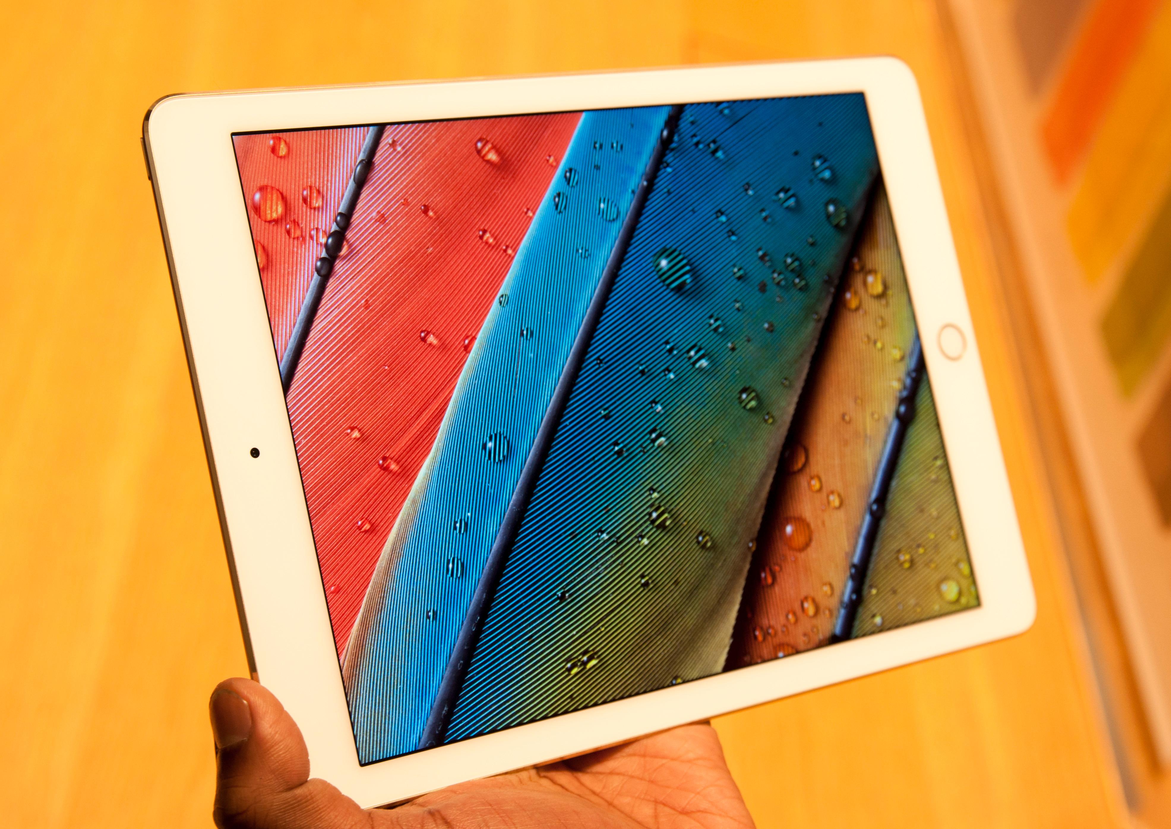 Bildekvaliteten i den nye iPad Air 2-skjermen opplever vi som meget god. Den virker til tider nesten matt, samtidig som den stadig er sylskarp og har god fargegjengivelse.Foto: Finn Jarle Kvalheim, Tek.no