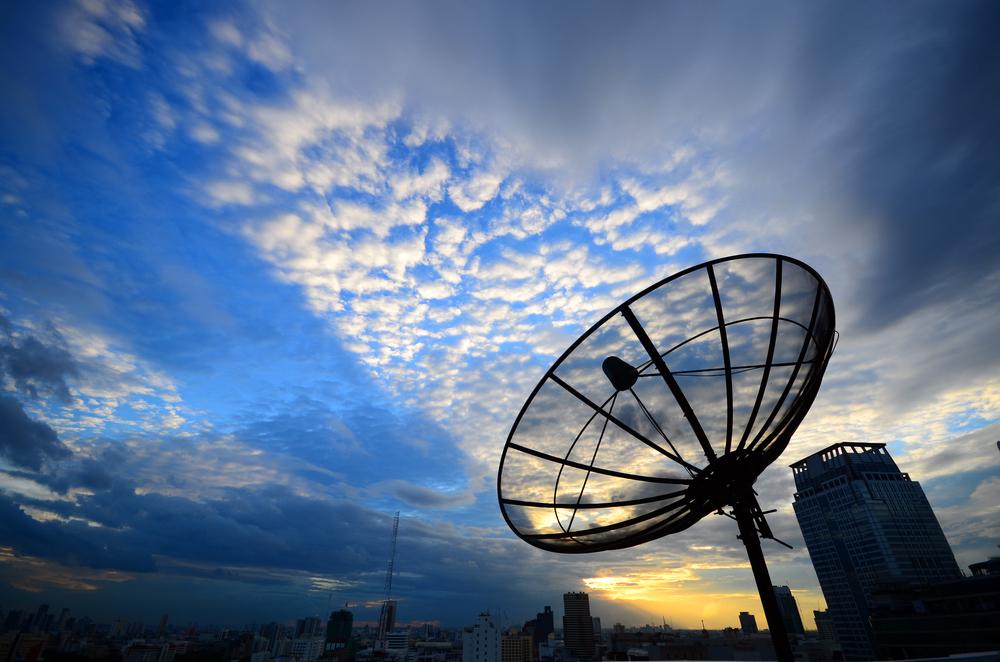 Så lenge du hadde fri sikt til satellitten kunne du få nett-tilgang via parabol. .Foto: Shutterstock