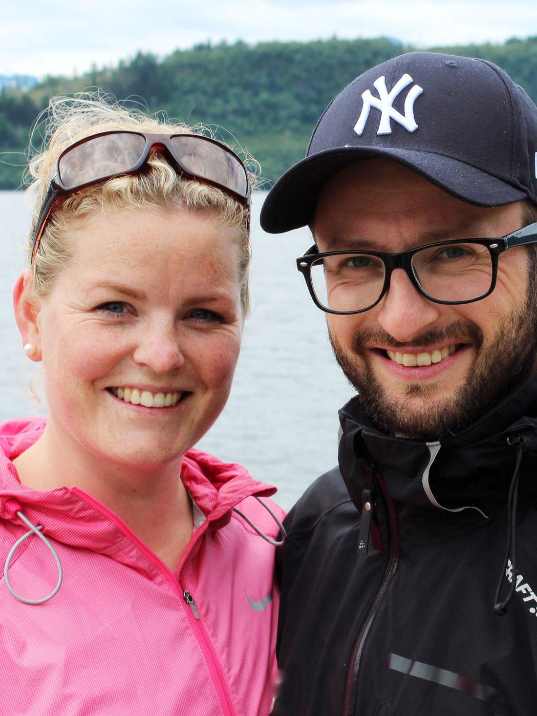 Ukens matbloggere Anette (30) og Christoph Schmitz (32)Er ergoterapeut og IT-rådgiver.Bor på Hamar.Favorittråvaren er bringebær.Når jeg lager mat så liker vi å servere den til gjester.Blogg:Innifristelse.no, der vi utfordre oss selv til å lære oss nye ting hele tiden.Foto: Privat