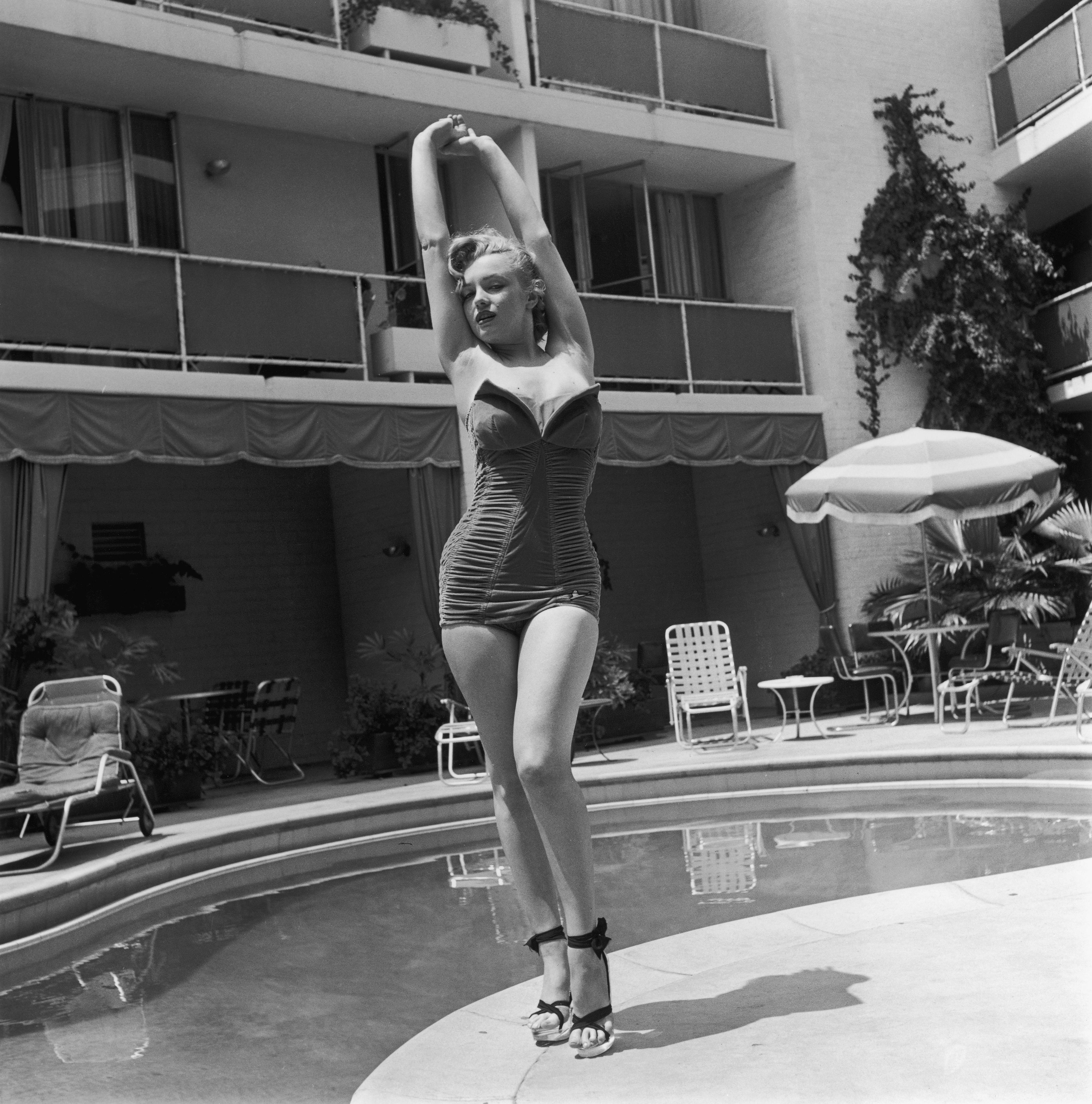 NY ÆRA: Marilyn kvittet seg med hennes naturlig hårfarge, og ble stadig et større navn i Hollywood. 