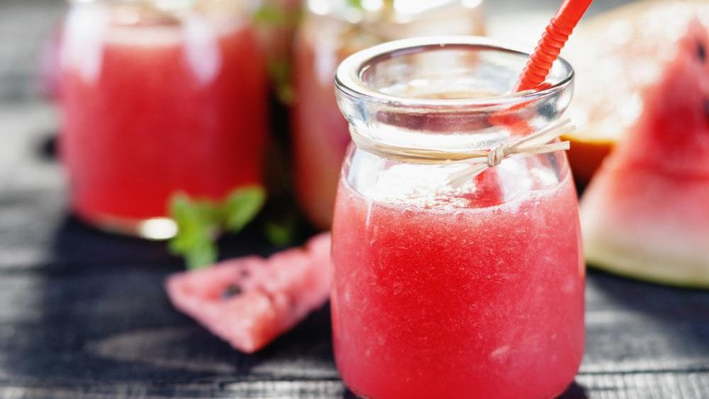 Vattenmelon-smoothie med fläder och lime