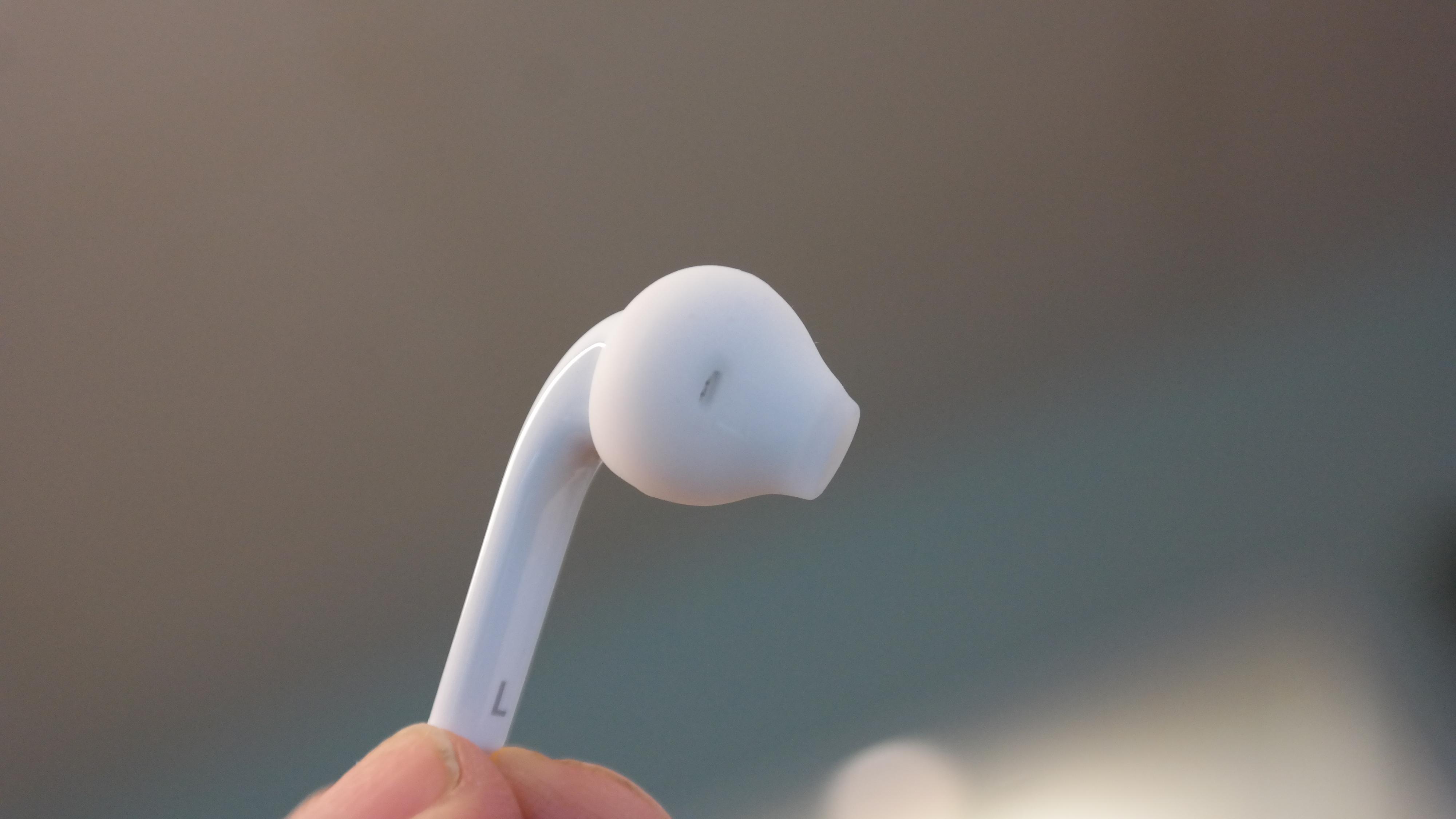 Ørepluggene er blitt bedre, men du kan fremdeles ha mye å hente på å bruke øreklokker eller skikkelige ørepropper. Foto: Espen Irwing Swang, Tek.no